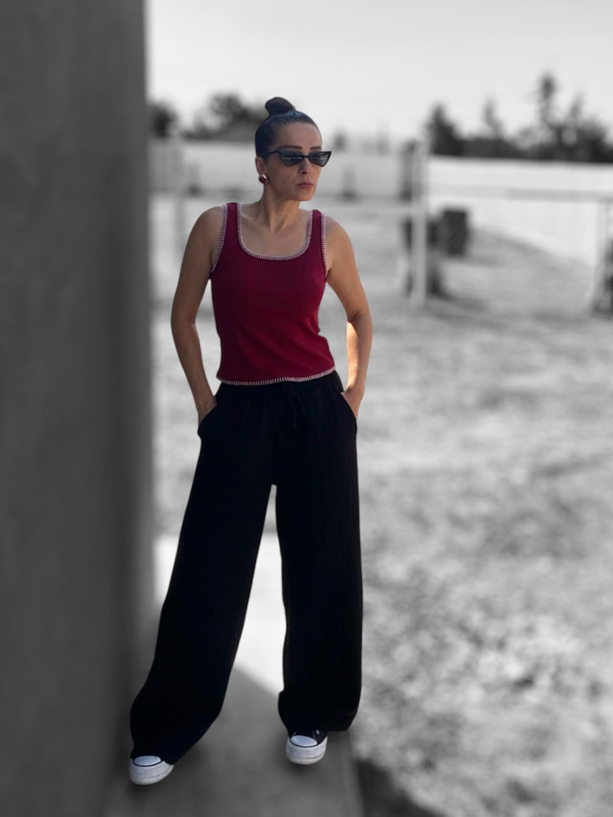 Siyah Yüksek Bel ve Lastikli Bağcıklı Bol Paça Müslin Kumaş Pantolon