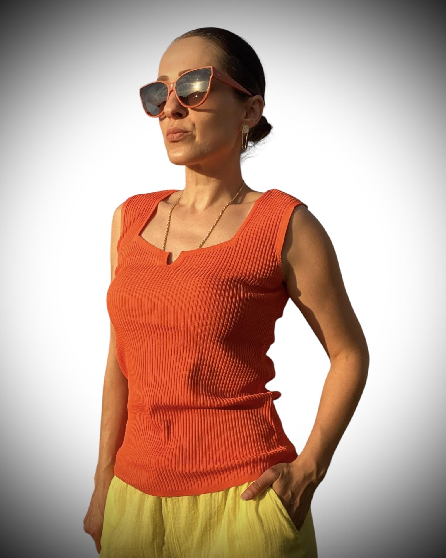 Turuncu Kare Yaka V Kesim Triko Atlet