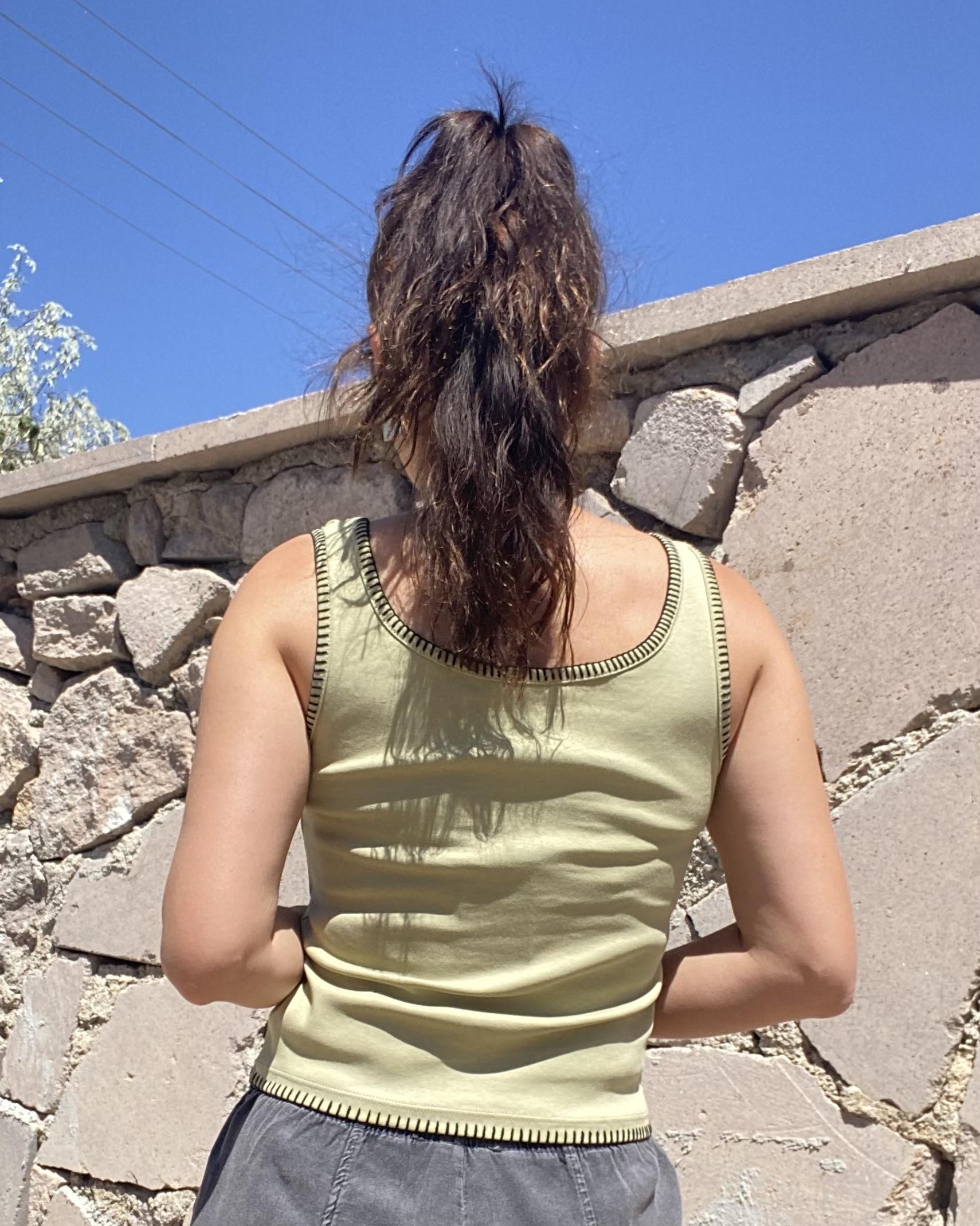 Yeşil Ribanalı Kenar Dikişli Atlet