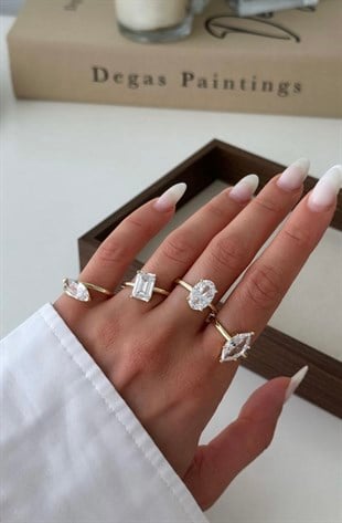 Hailey kare taşlı yüzük