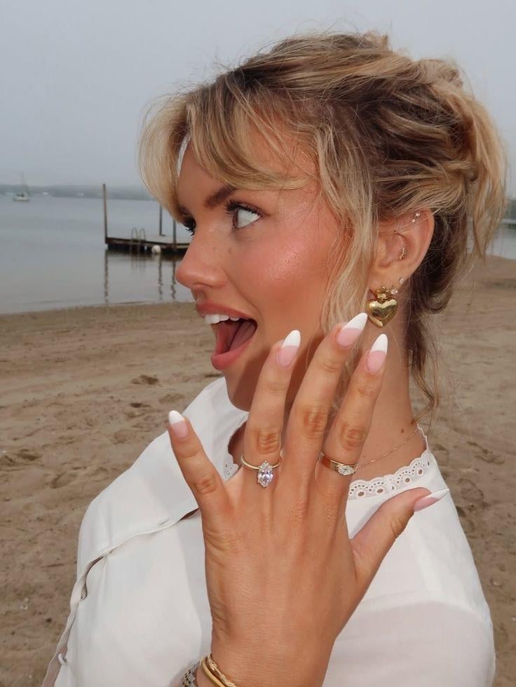 Hailey sivri kenar oval taşlı yüzük