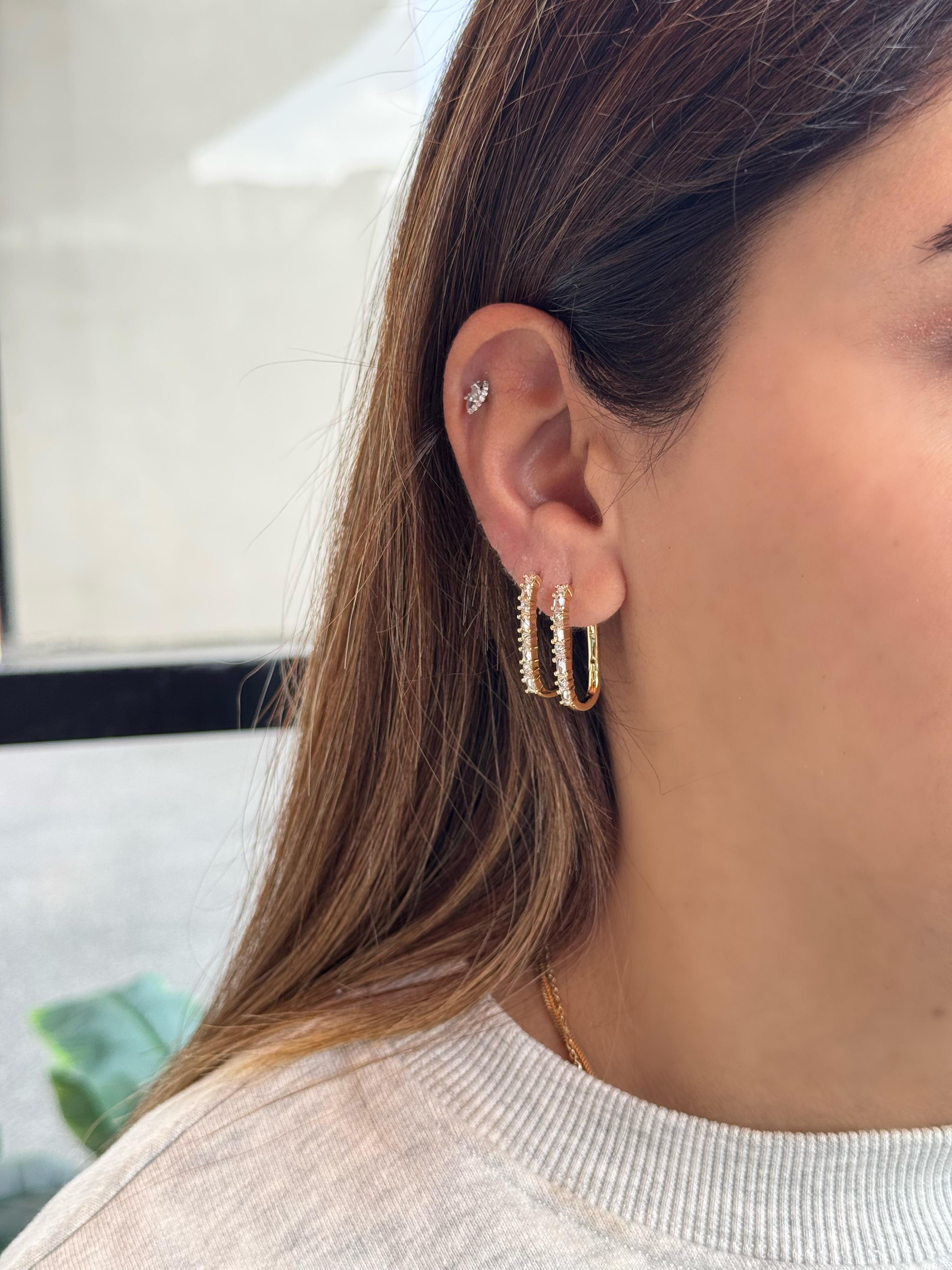 Özel Seri oval taşlı küpe