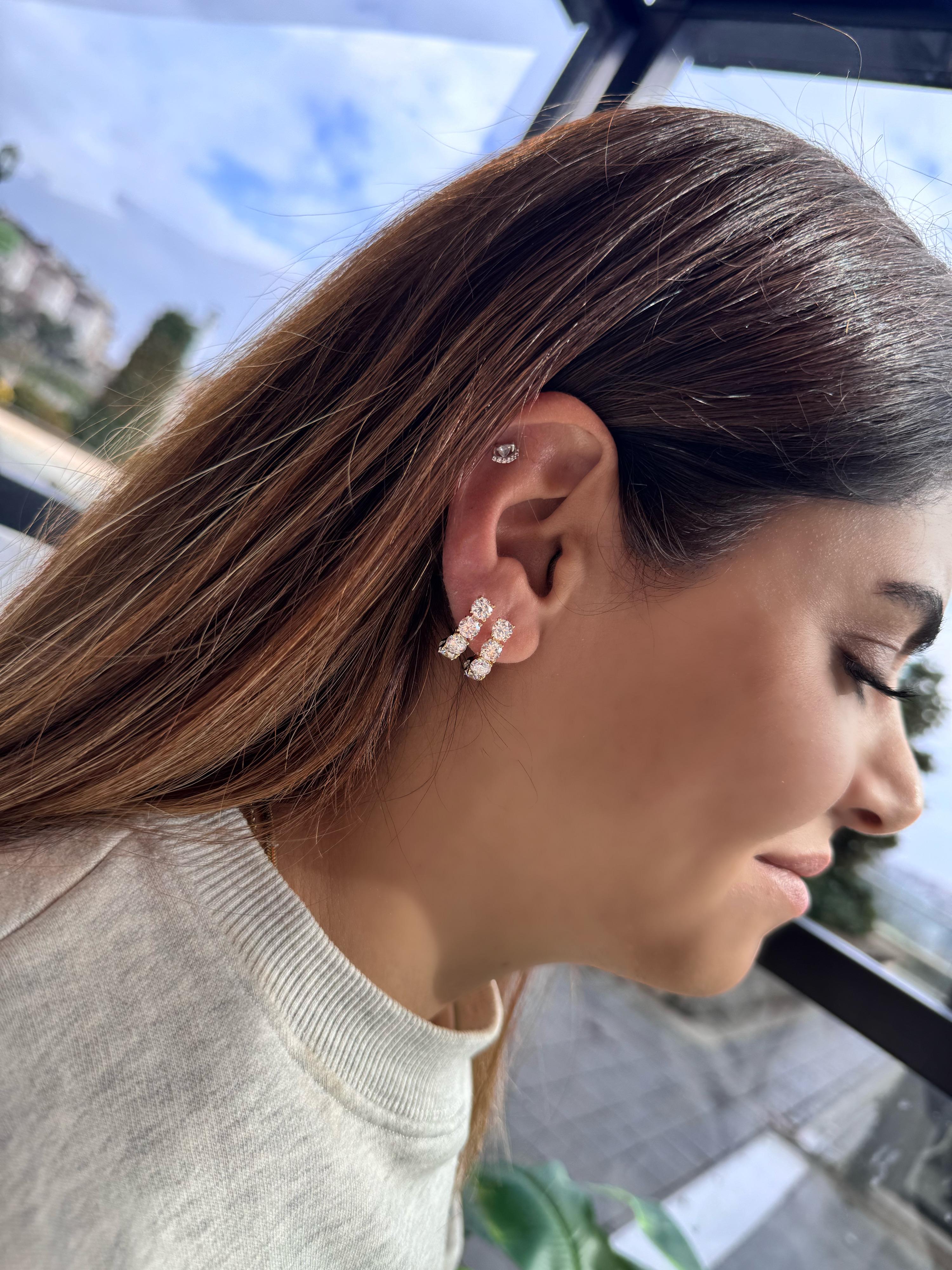 Özel Seri üçlü tektaş küpe