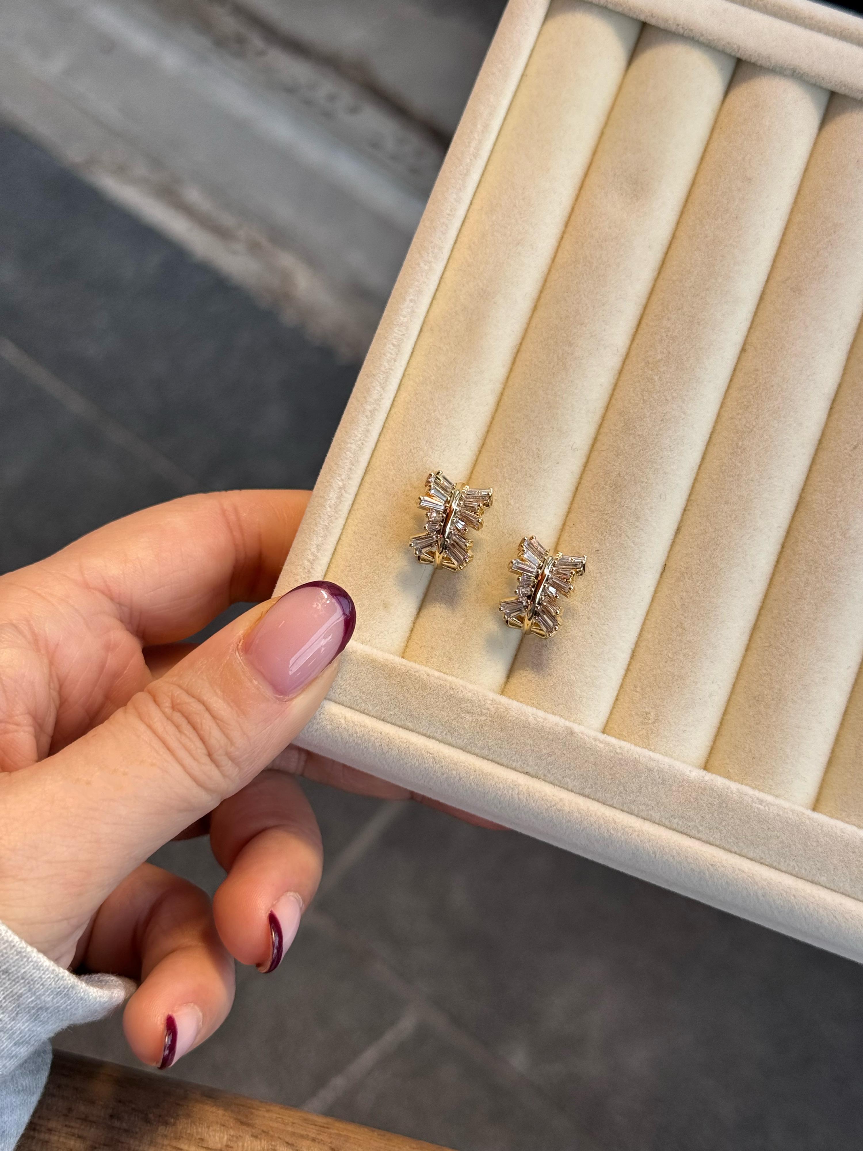 Özel Seri zigzag taşlı küpe