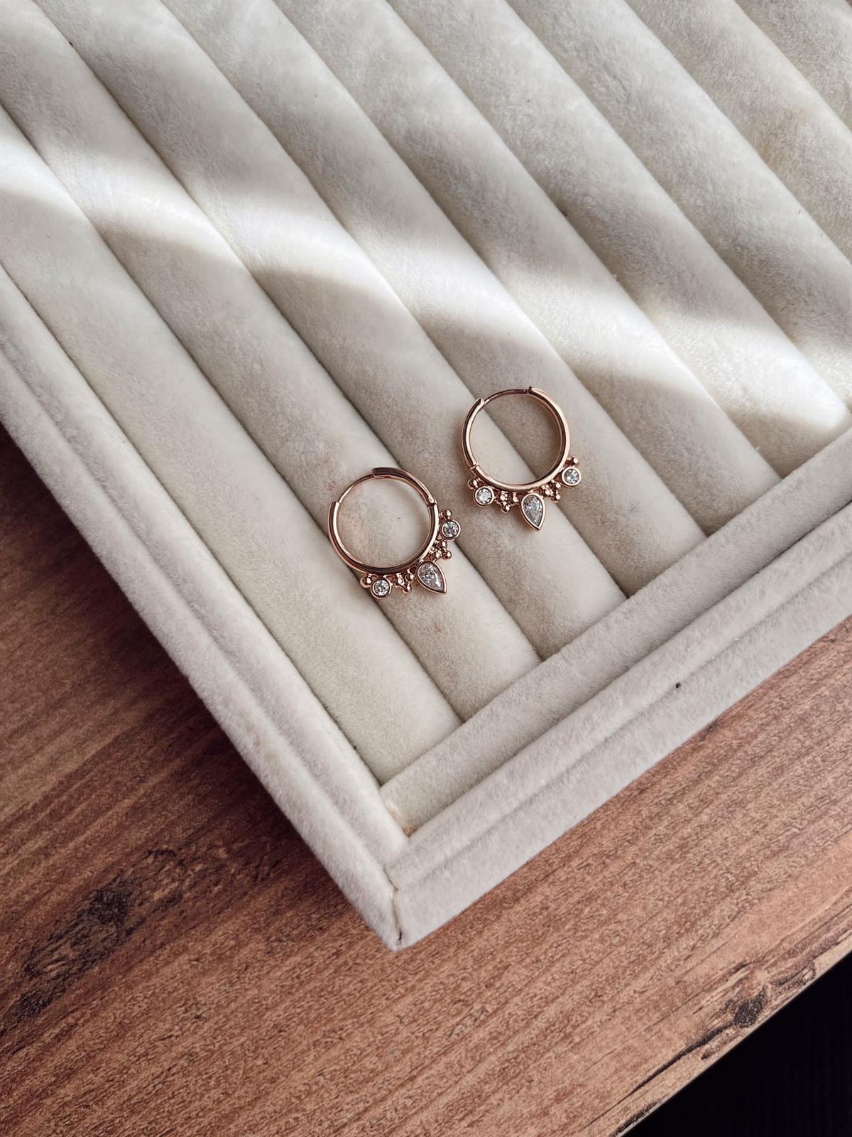 Sarkık Üç Taş Vip Küpe