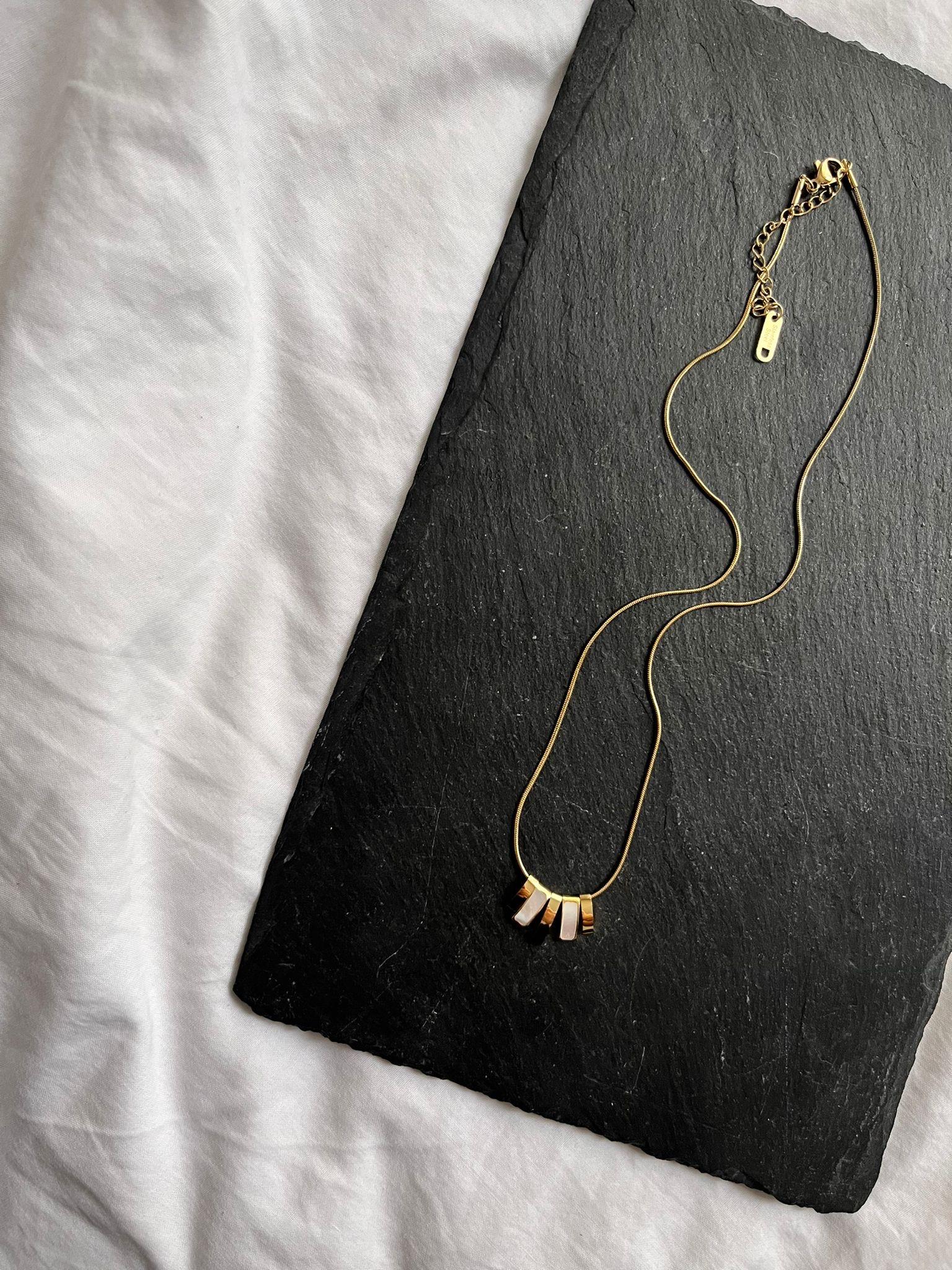 Sıralı Sedef Kolye