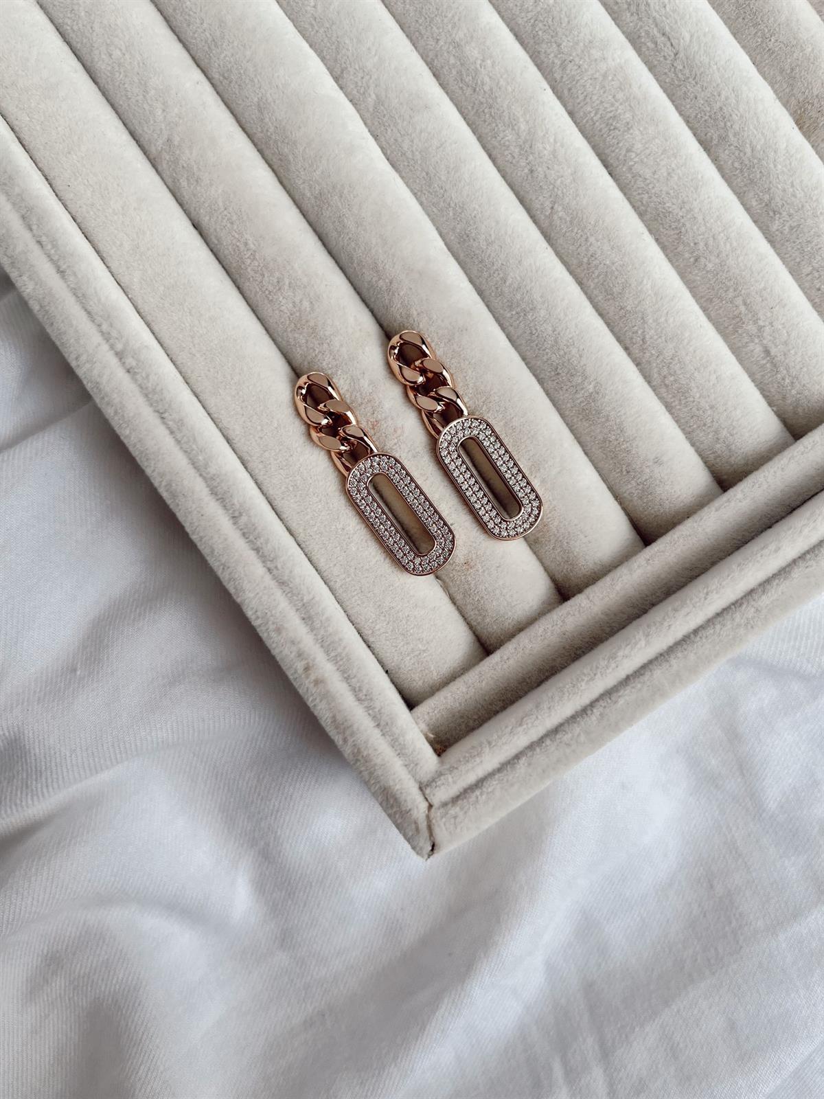 Zircon Taşlı Oval Zincir Çelik Küpe