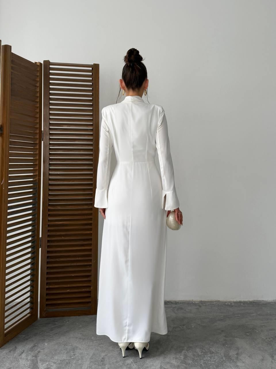 Lami Yırtmaclı Düğme Detay Elbise 