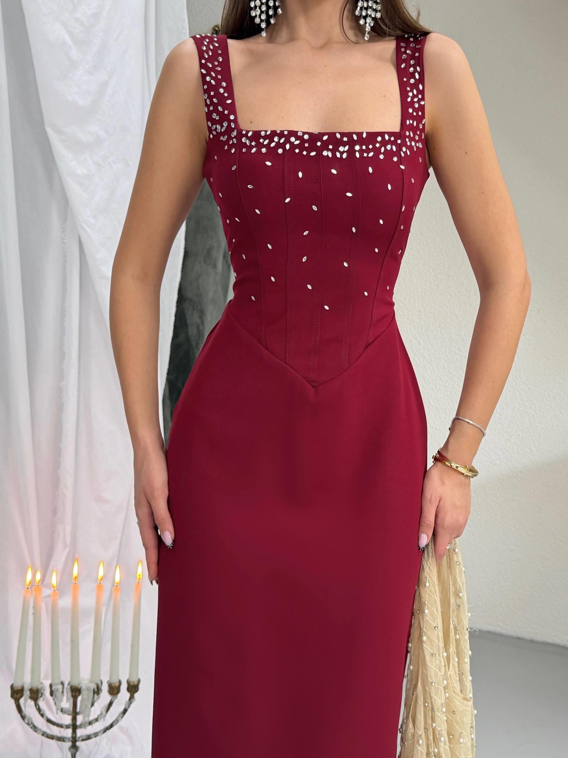 Taşlı Tasarım Uzun Elbise Romane