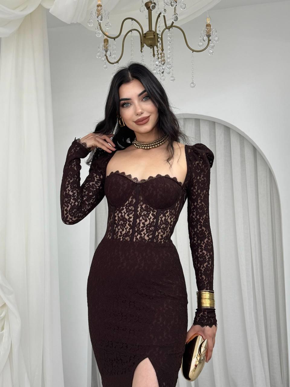 Royal Dantel Detay Yırtmaçlı Uzun Elbise