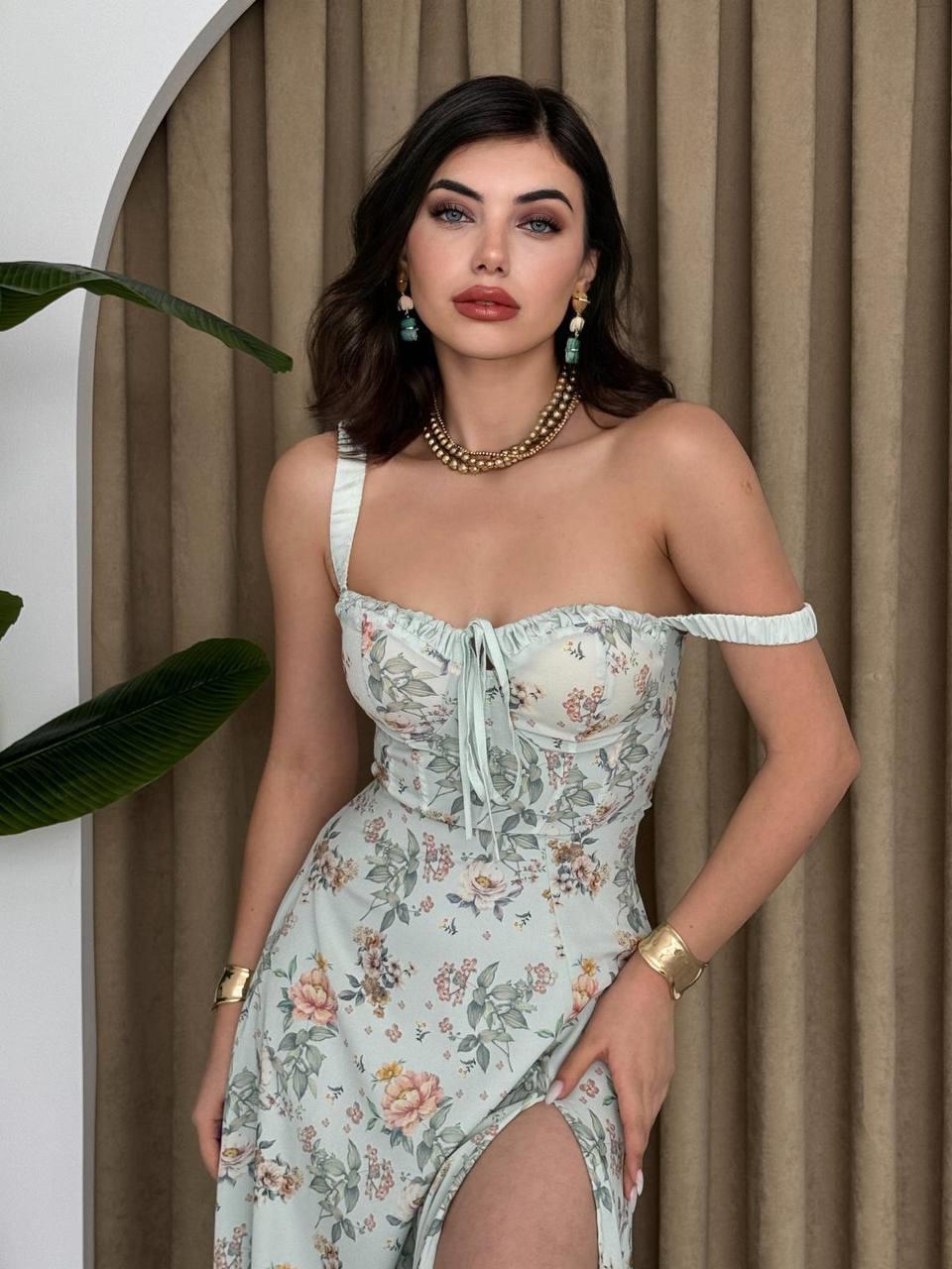 Çiçek Desenli Askılı Midi Elbise