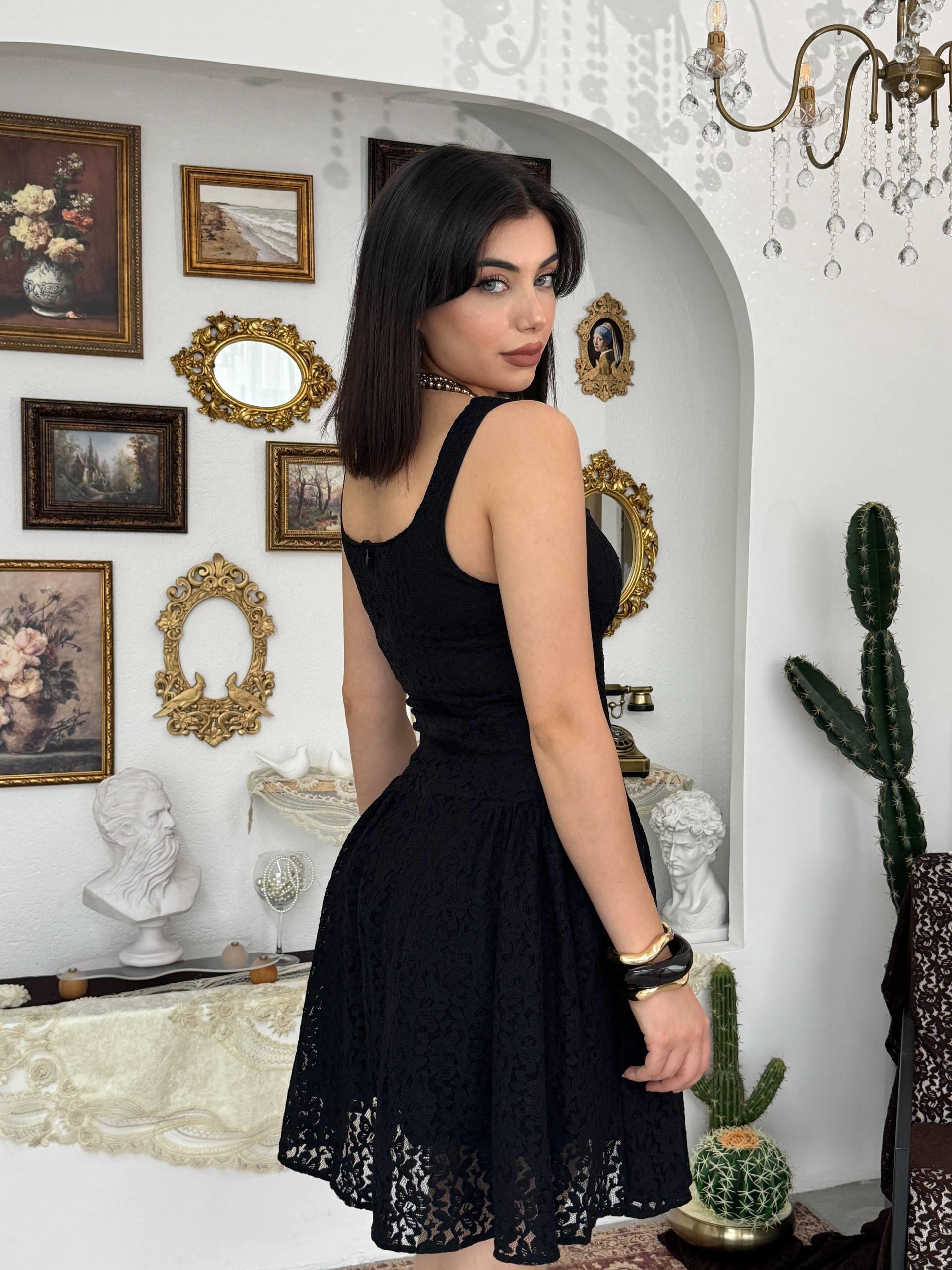Mini Dantel Tasarım Queen Elbise