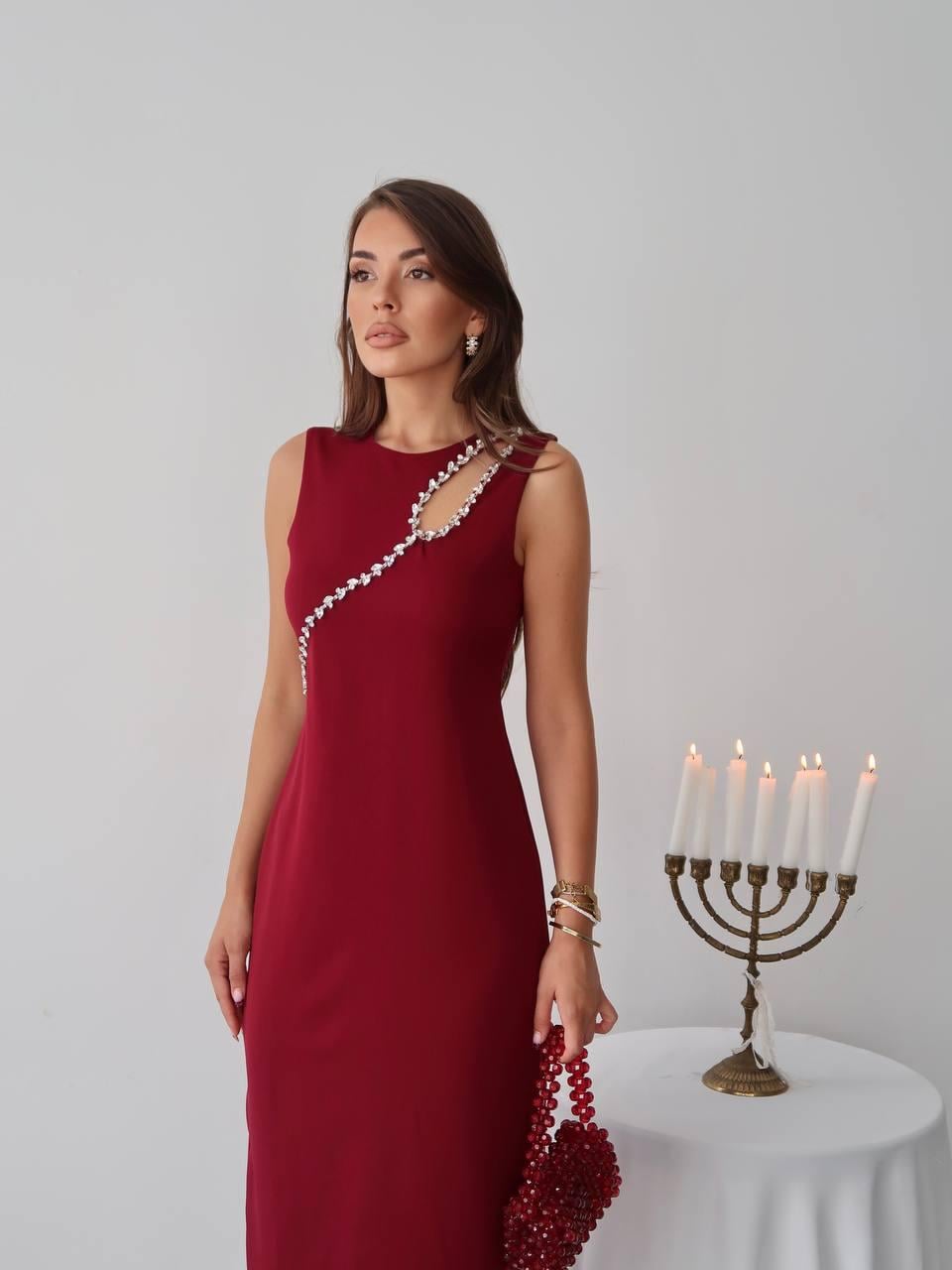 Mona Taş Detay Atlas Kumaş Uzun Elbise