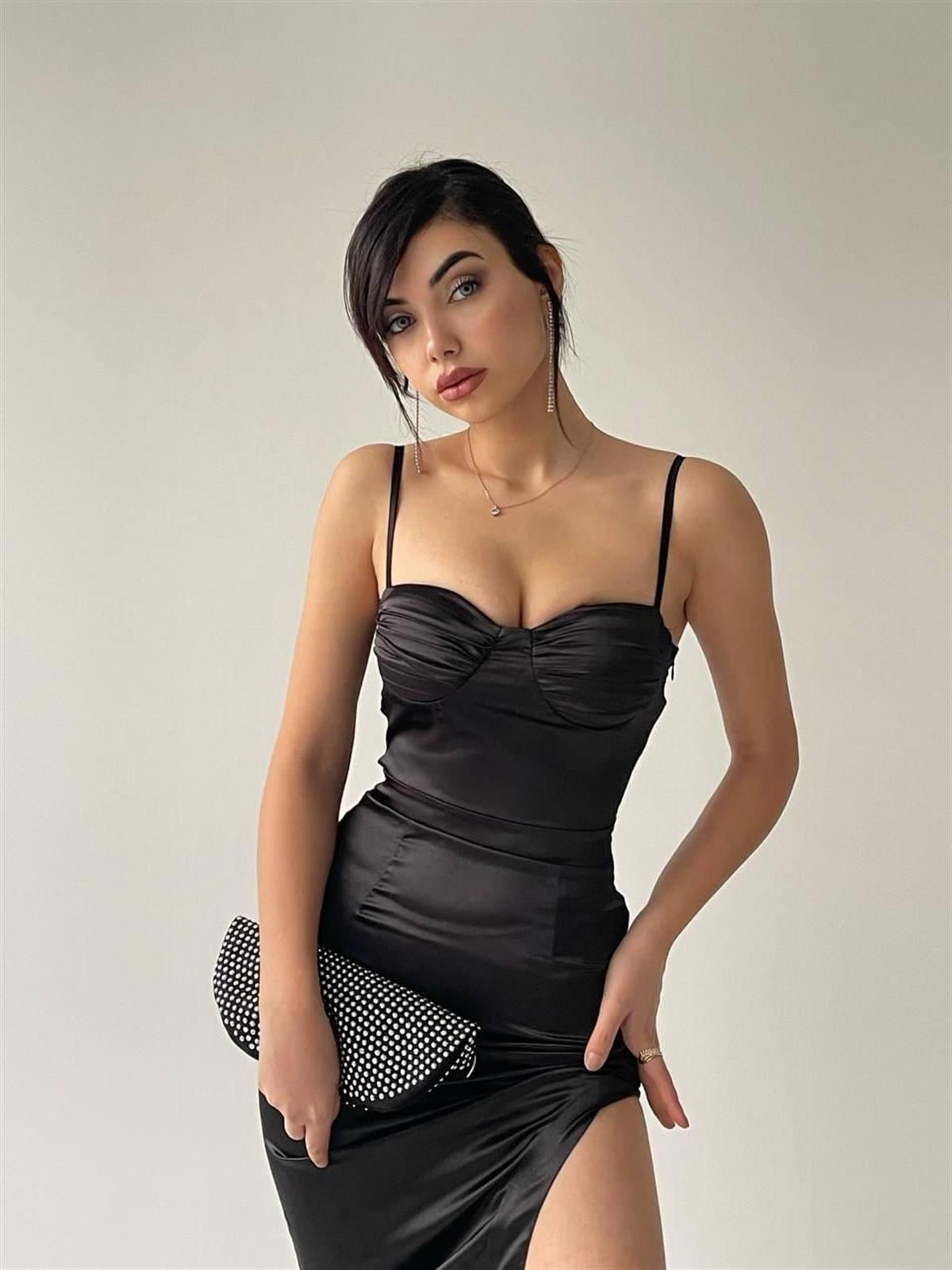 Siena Yırtmaçlı Saten Elbise -4326 - Siyah