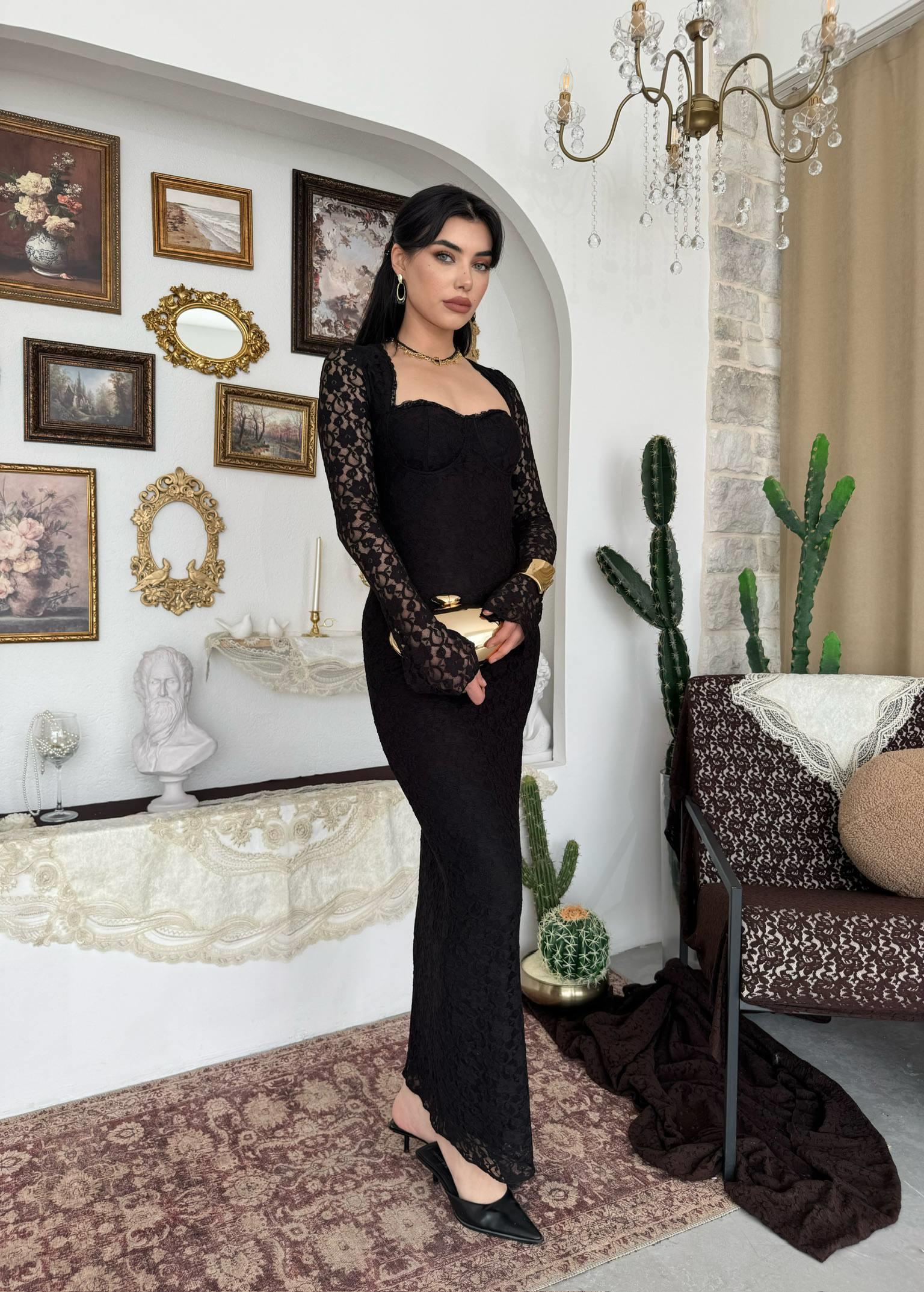Jelon Uzun Dantel Tasarım Elbise