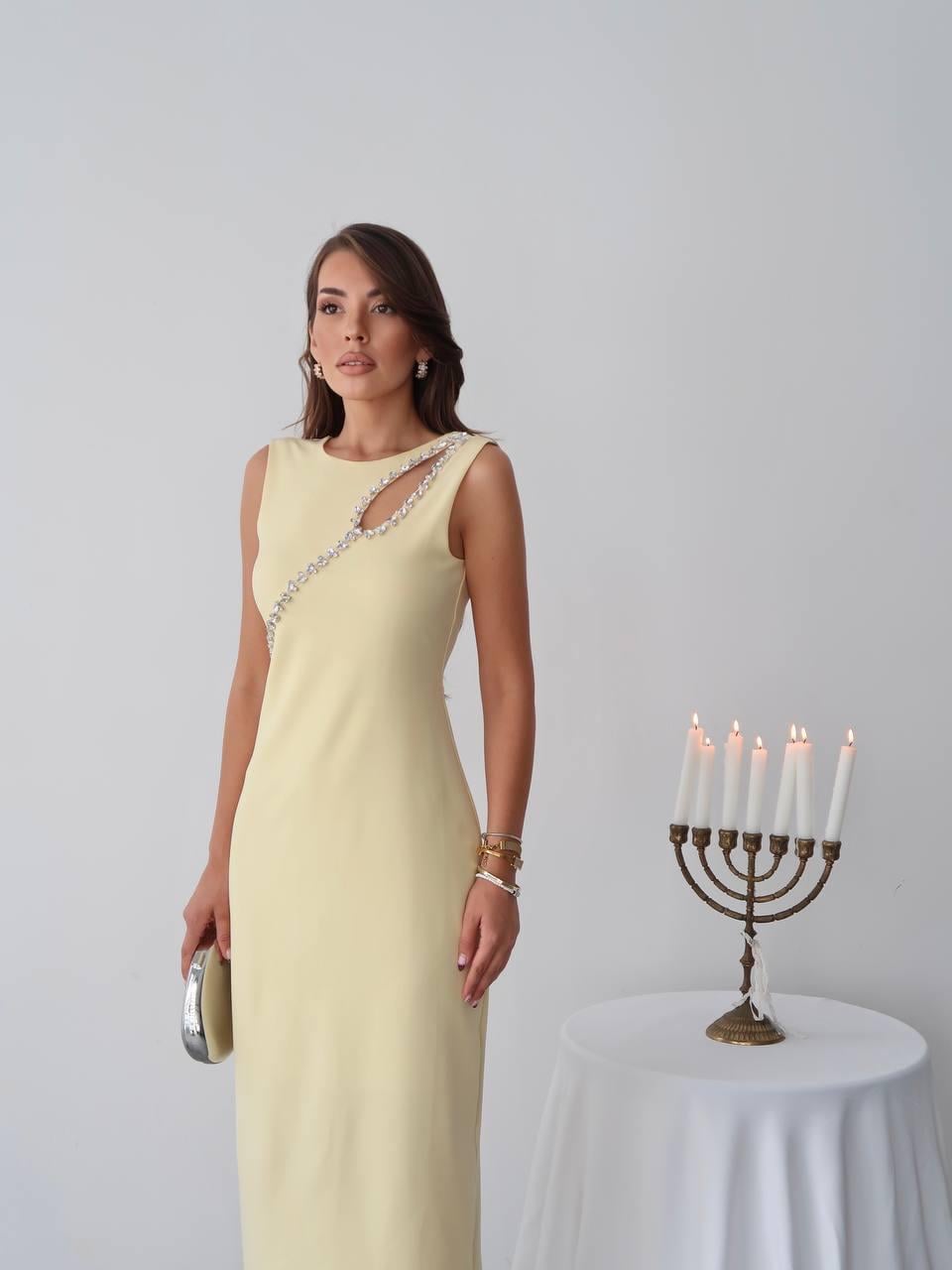 Mona Taş Detay Atlas Kumaş Uzun Elbise