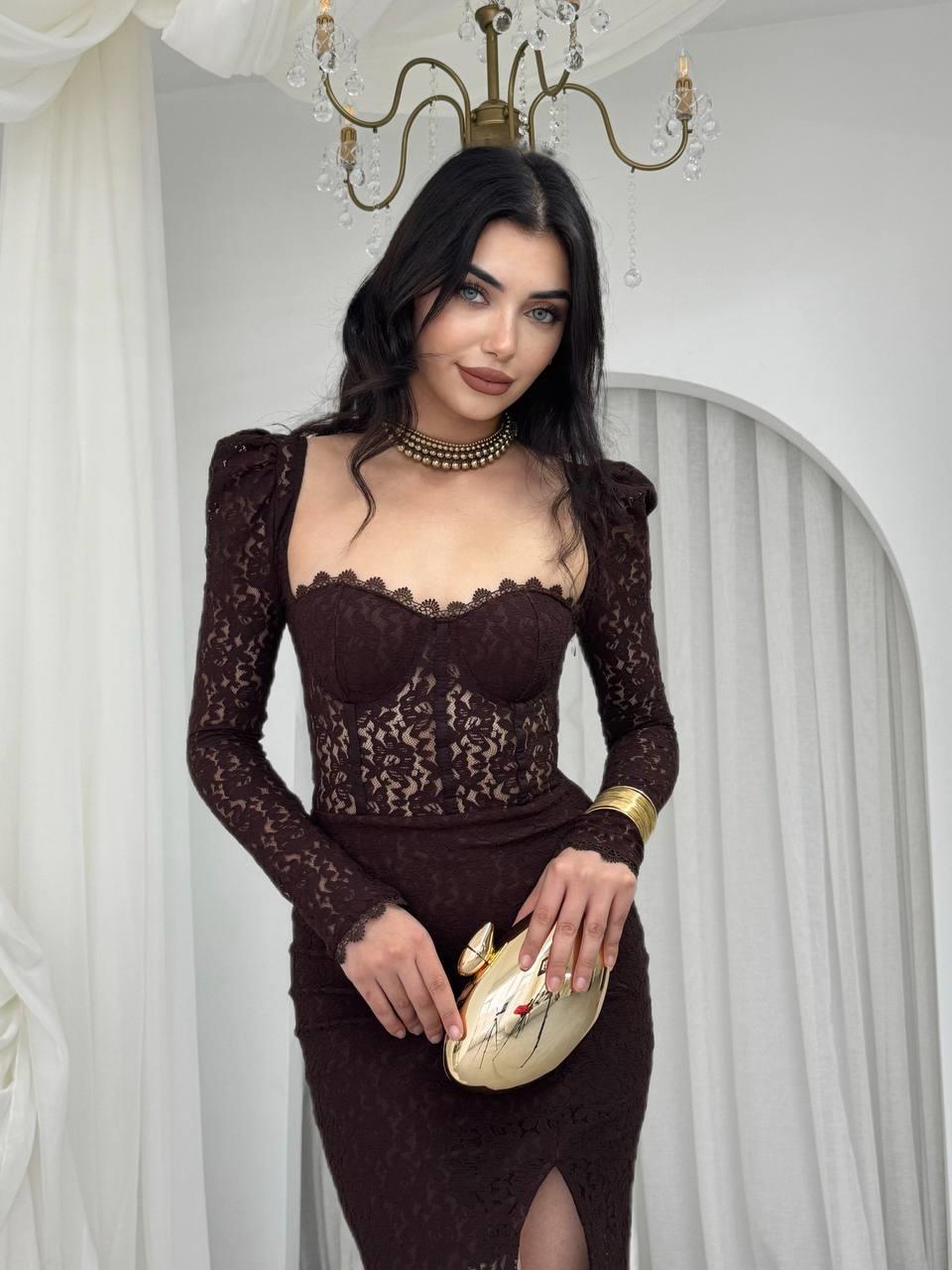 Royal Dantel Detay Yırtmaçlı Uzun Elbise