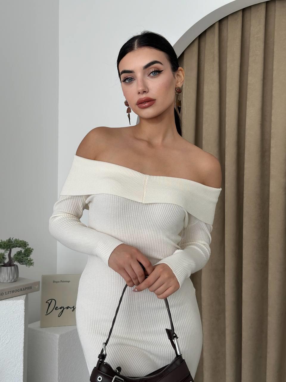 Straplez Madonna Yaka Triko Elbise