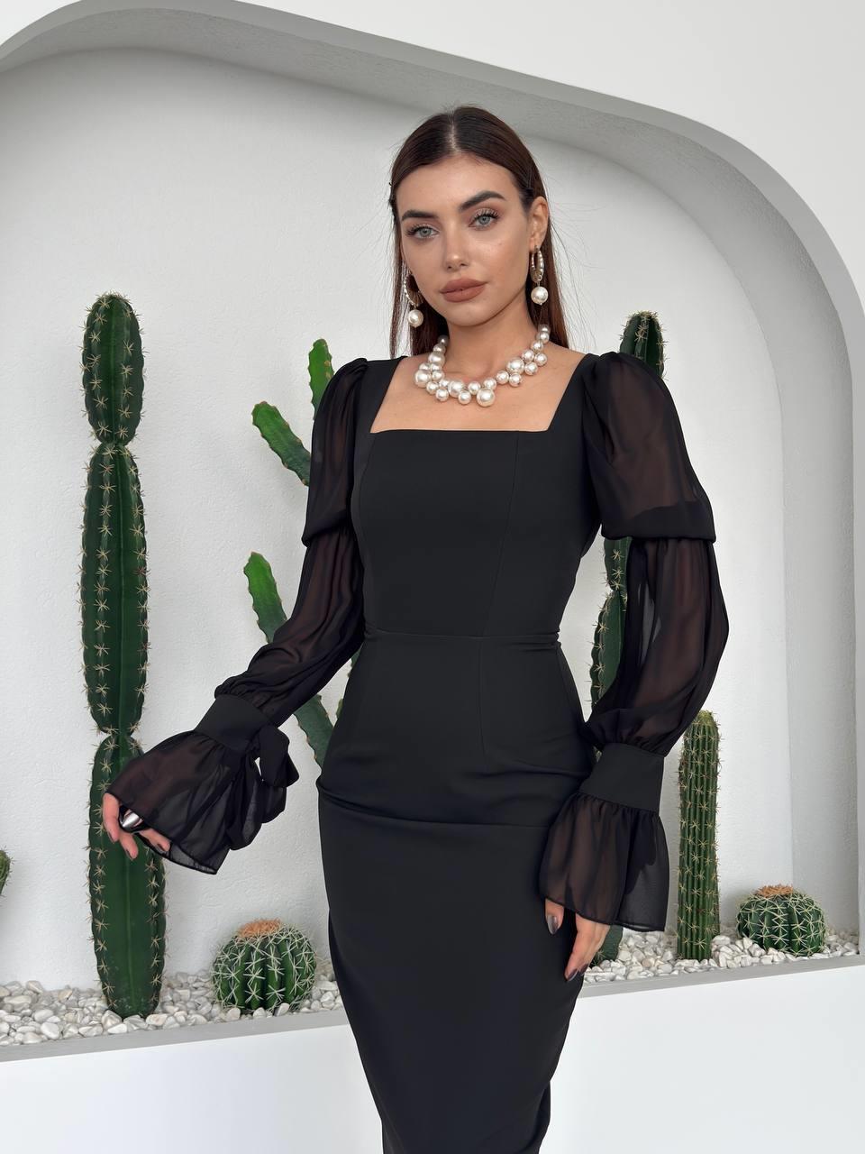 Hare Kolları Fırfır Detaylı Elbise