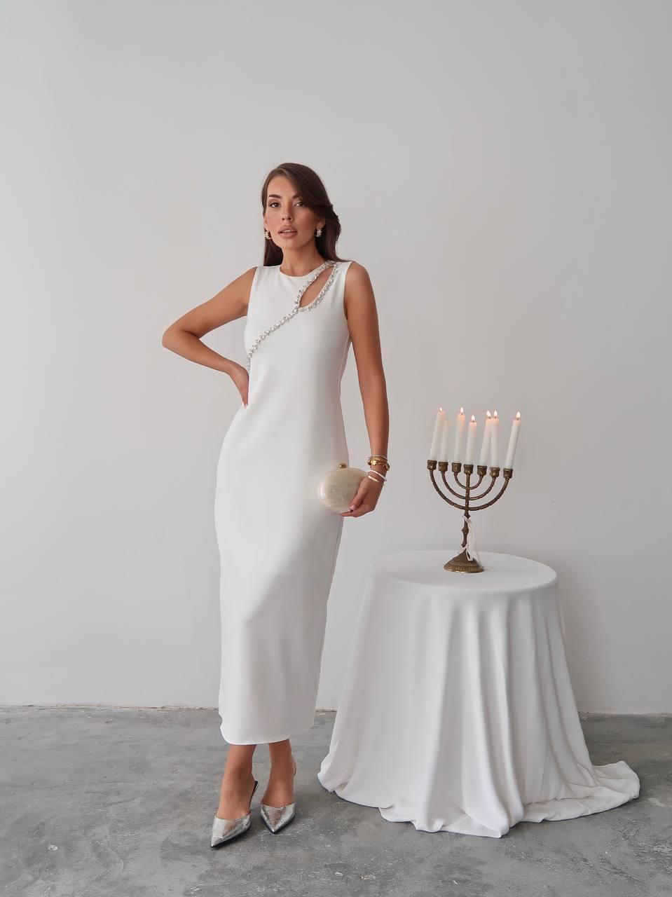 Mona Taş Detay Atlas Kumaş Uzun Elbise