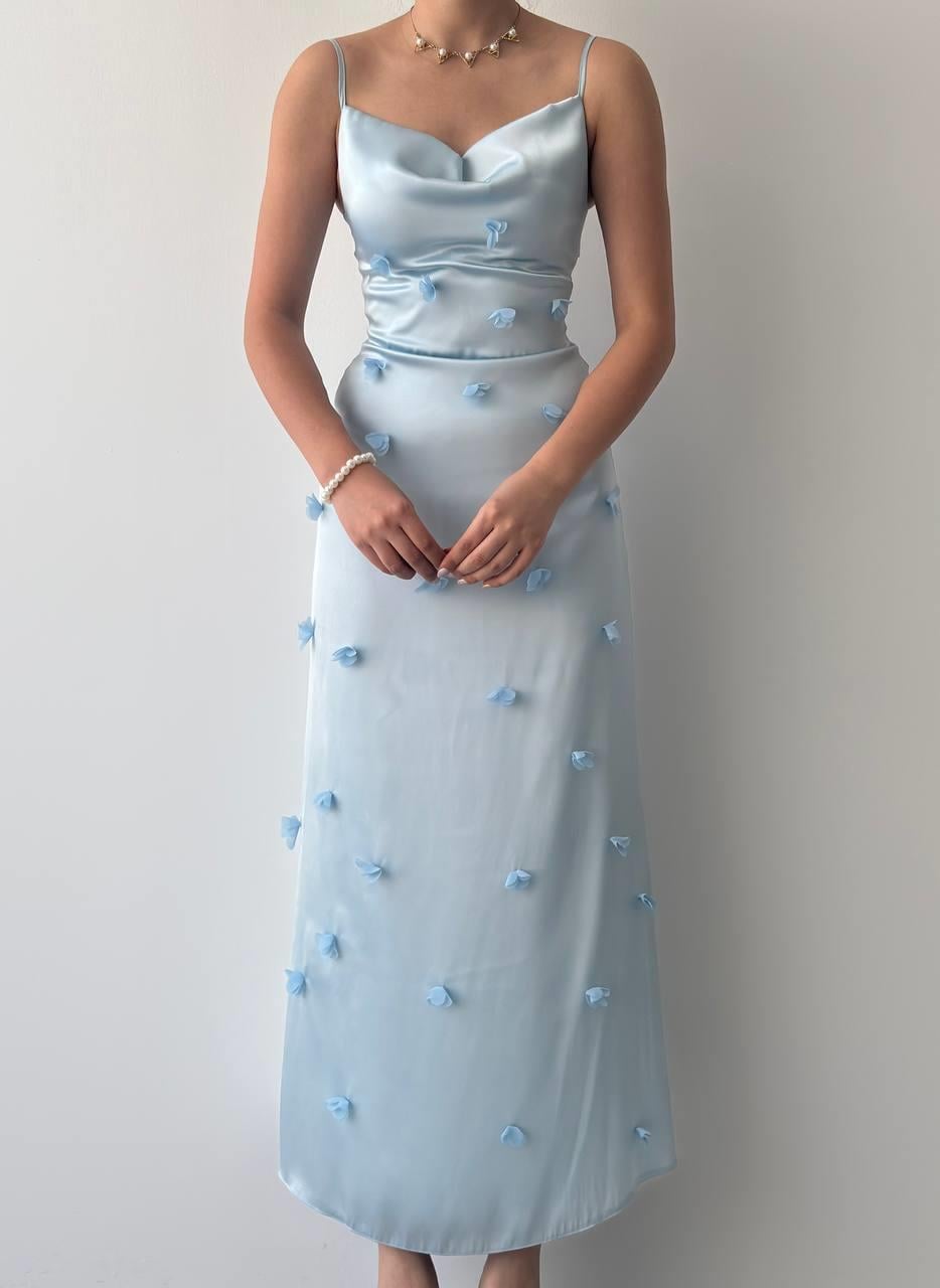 Kadın Tasarım Saten Askılı Çiçek Detay Elbise Sara