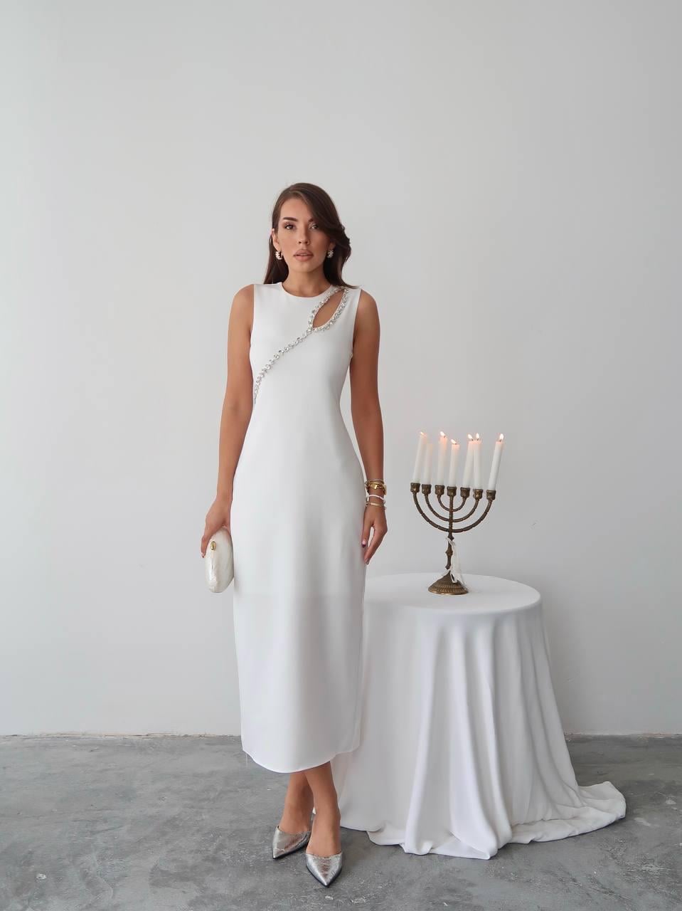 Mona Taş Detay Atlas Kumaş Uzun Elbise