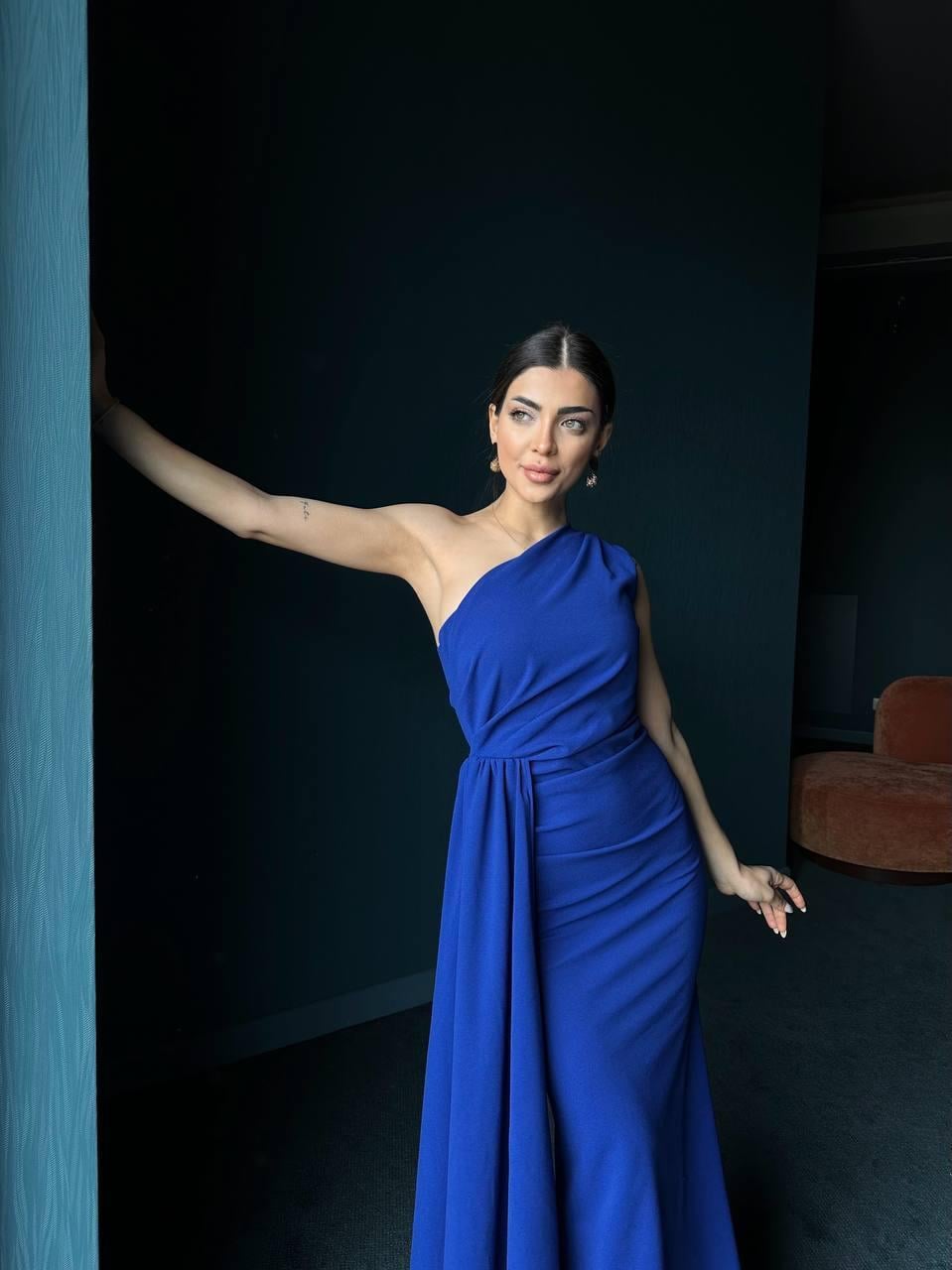 Adel Tek Omuz Uzun Şık Elbise Saks