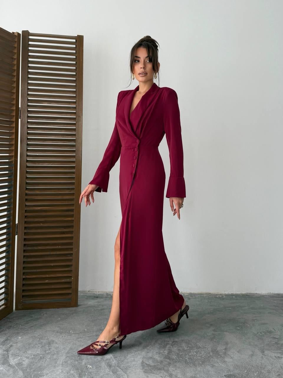 Lami Yırtmaclı Düğme Detay Elbise