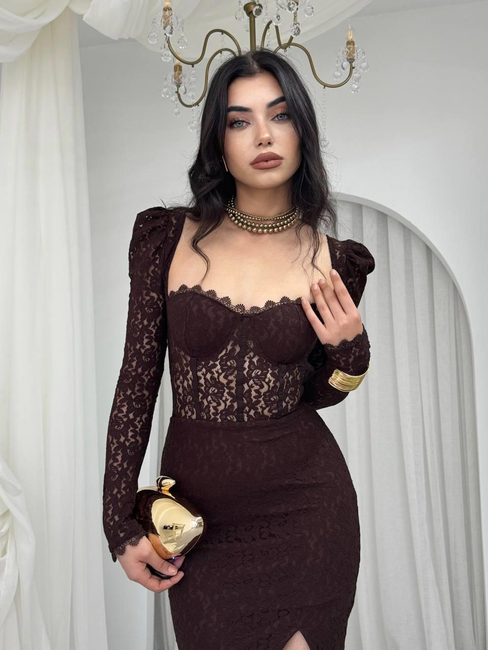 Royal Dantel Detay Yırtmaçlı Uzun Elbise