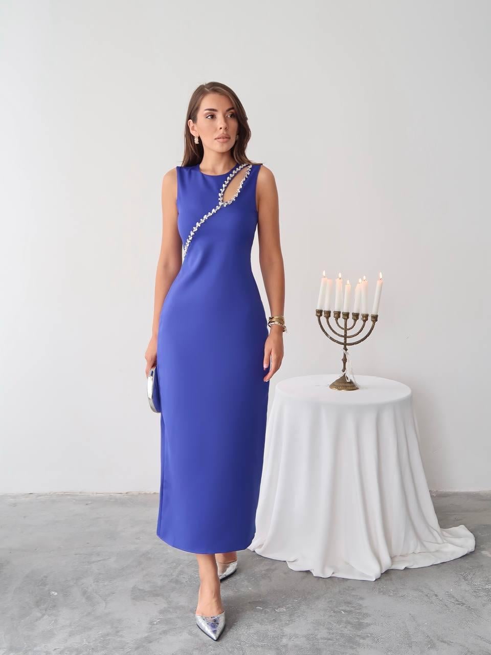 Mona Taş Detay Atlas Kumaş Uzun Elbise