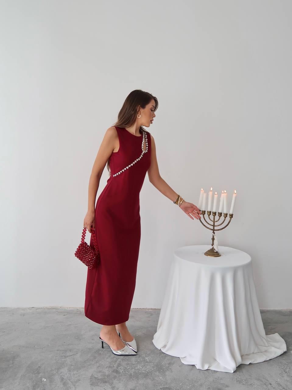 Mona Taş Detay Atlas Kumaş Uzun Elbise