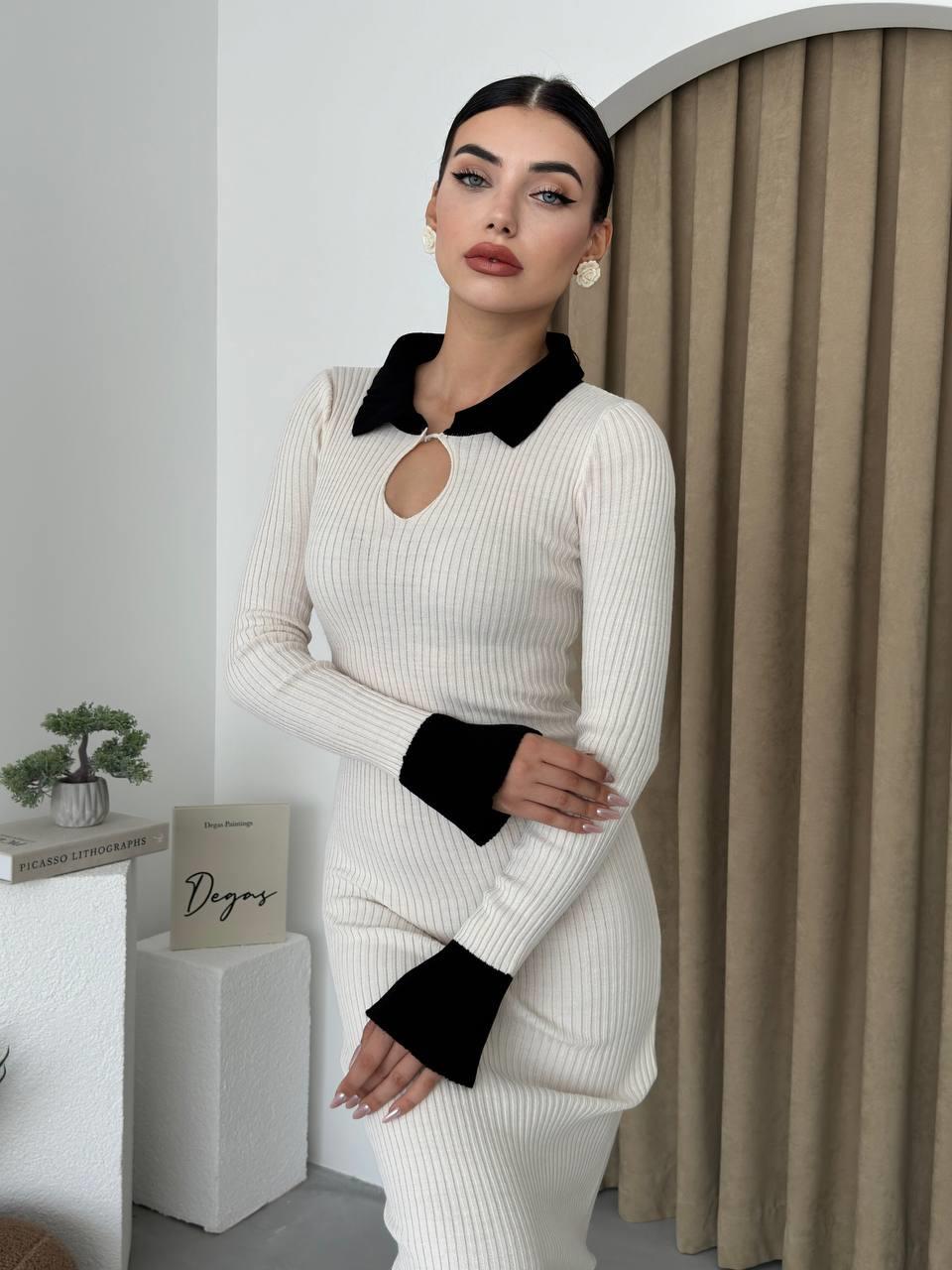 Damla Dekolte Yakalı Triko Elbise