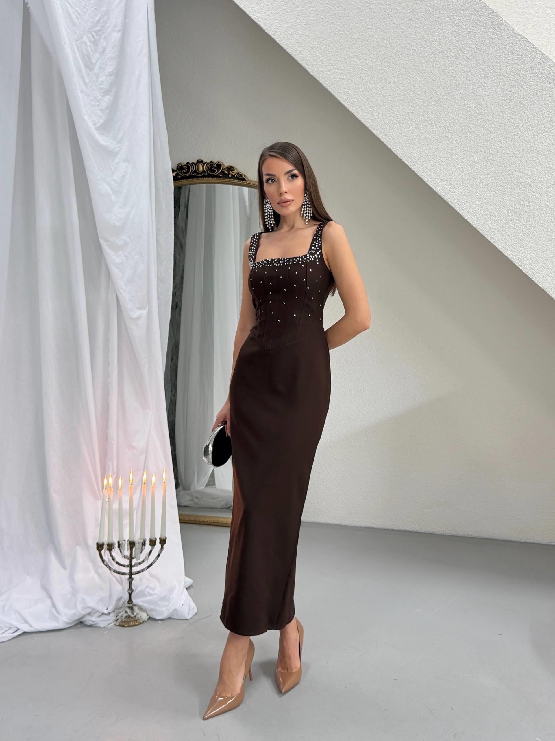  Taşlı Tasarım Uzun Elbise Romane