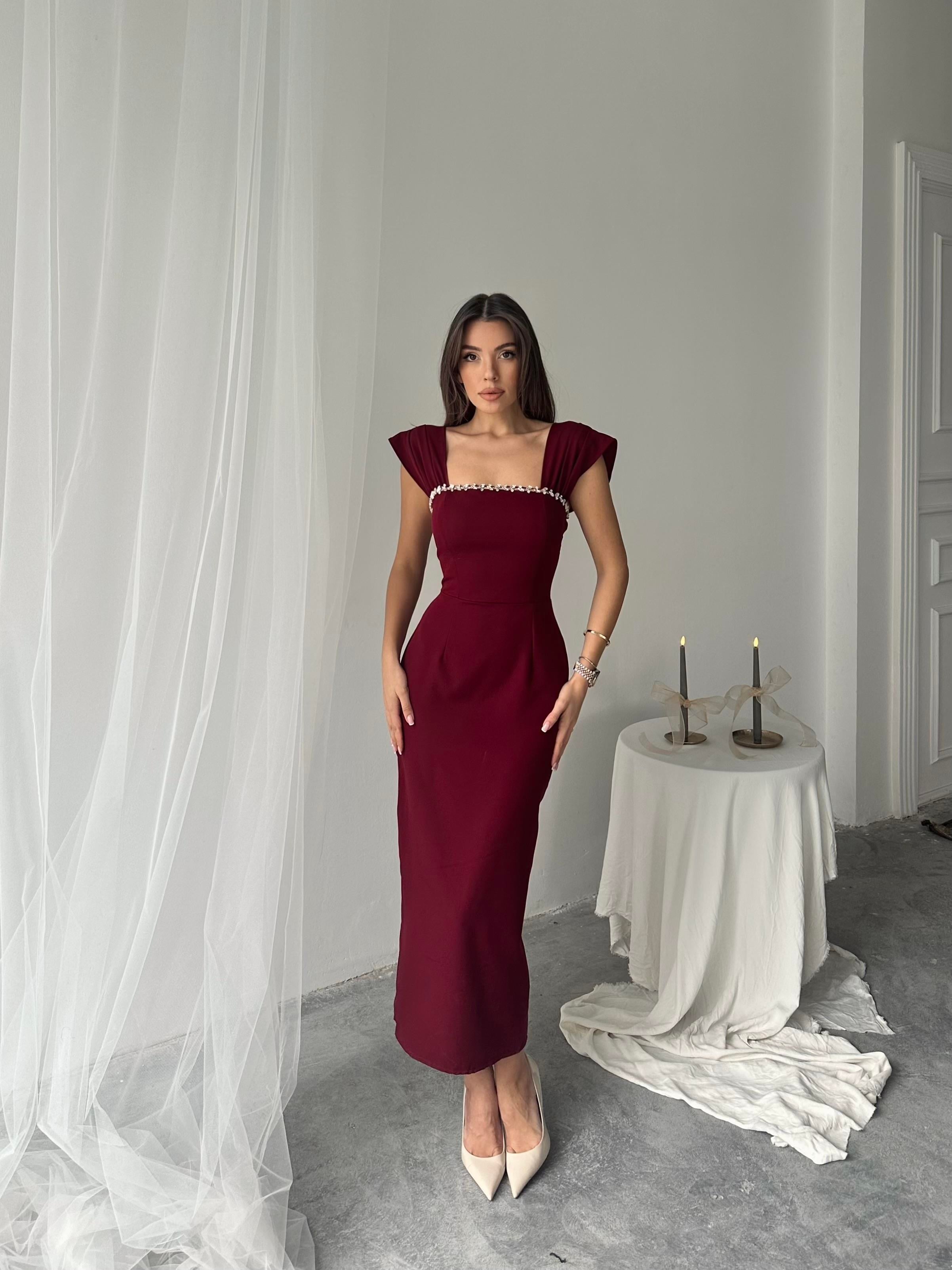 Elenor Uzun Atlas Elbise