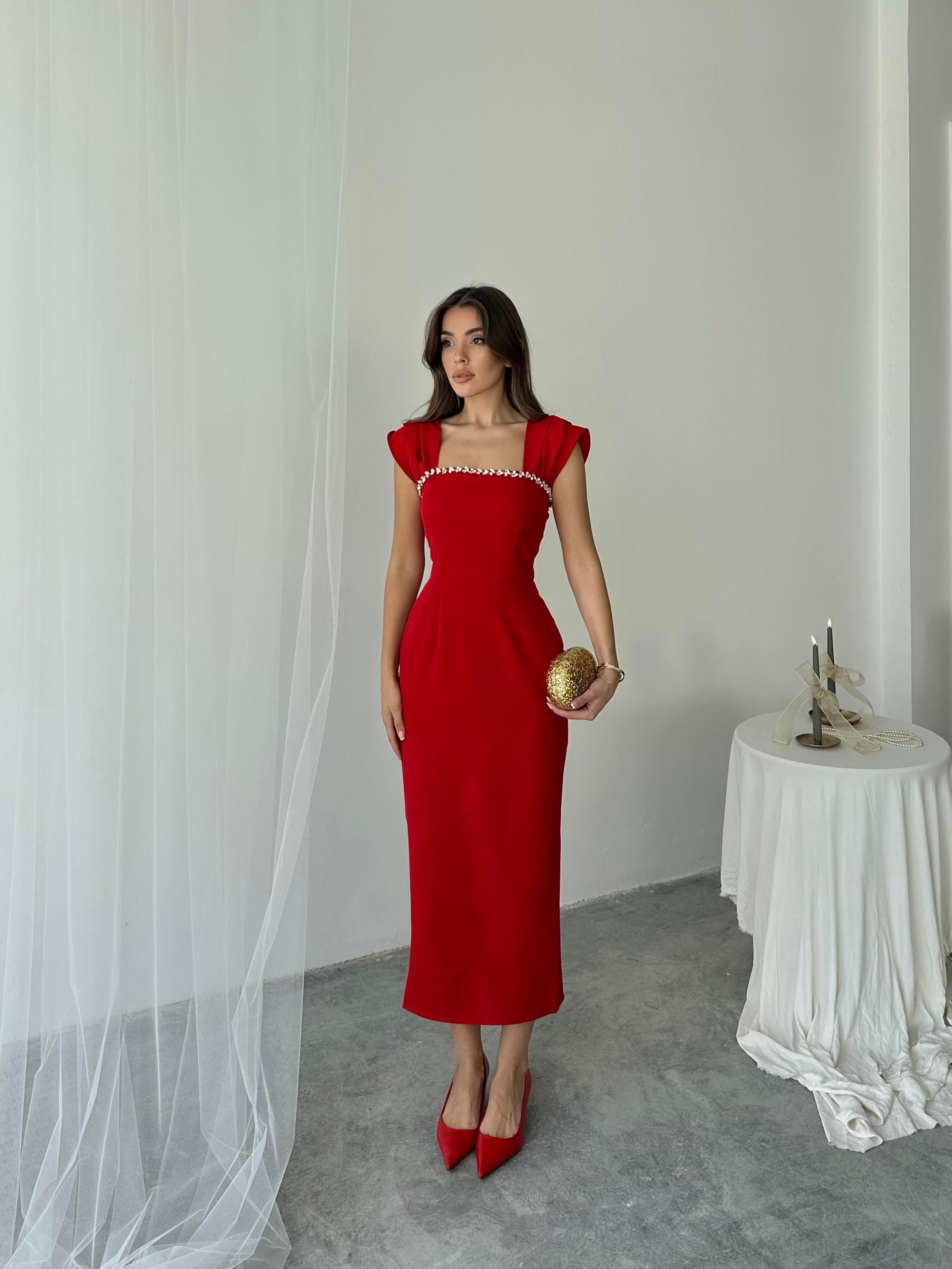 Elenor Uzun Atlas Elbise