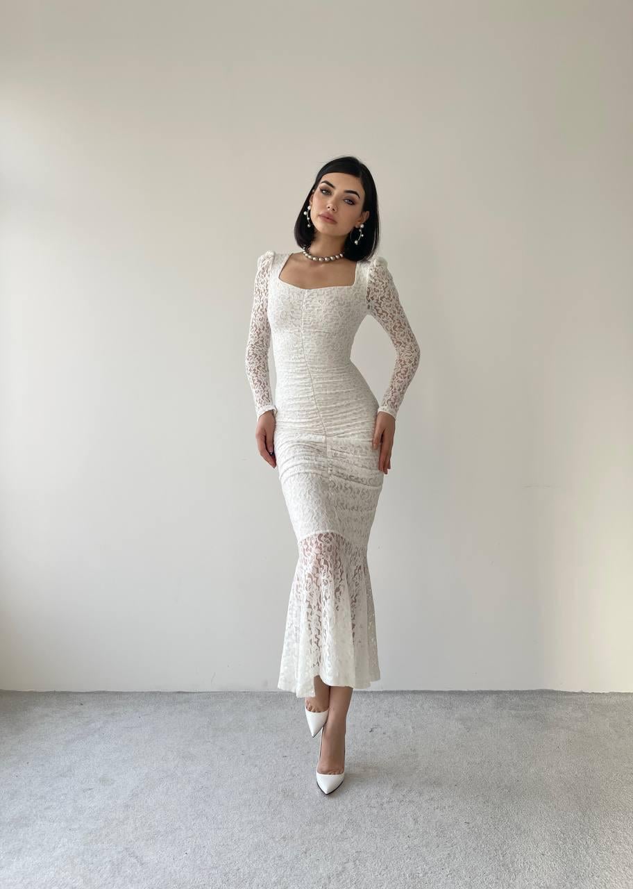 Hadise Uzun  Beyaz Dantel Elbise 