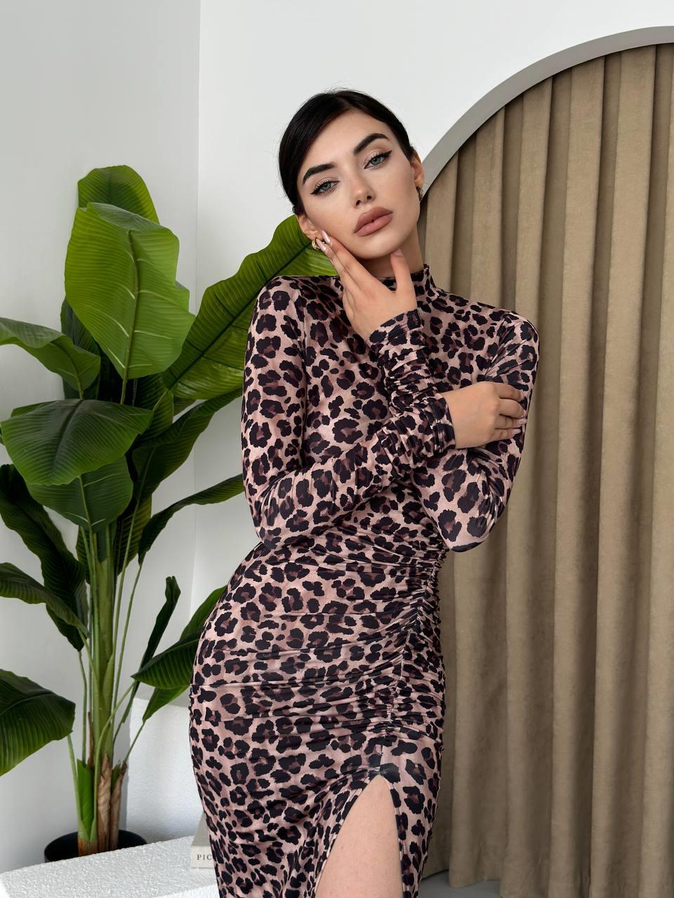Leopar Yırtmaçlı Balıkçı Yaka Elbise