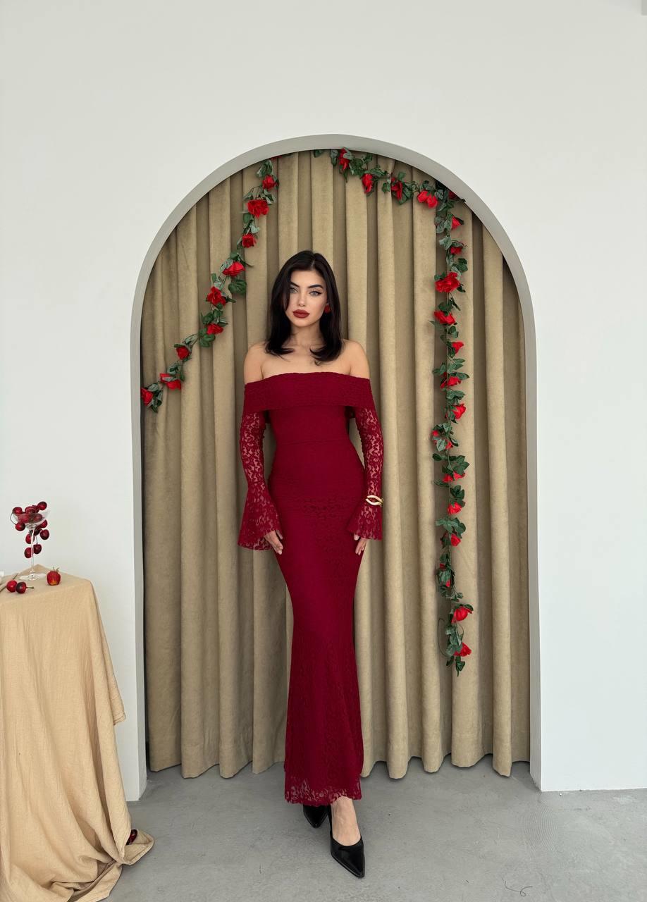 Madonna Yaka Tasarım Dantel Elbise