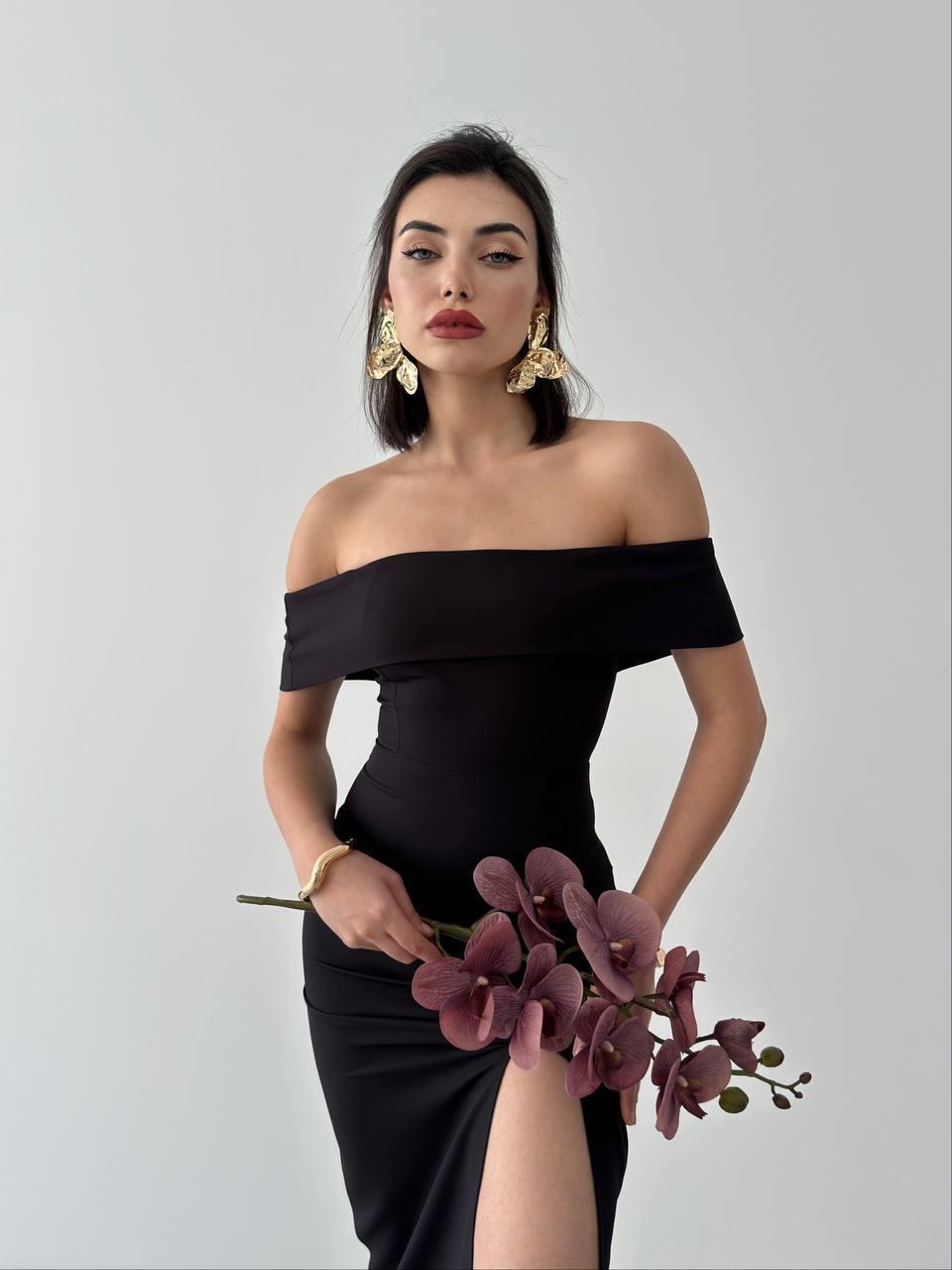 Madonna Yaka Uzun Elbise