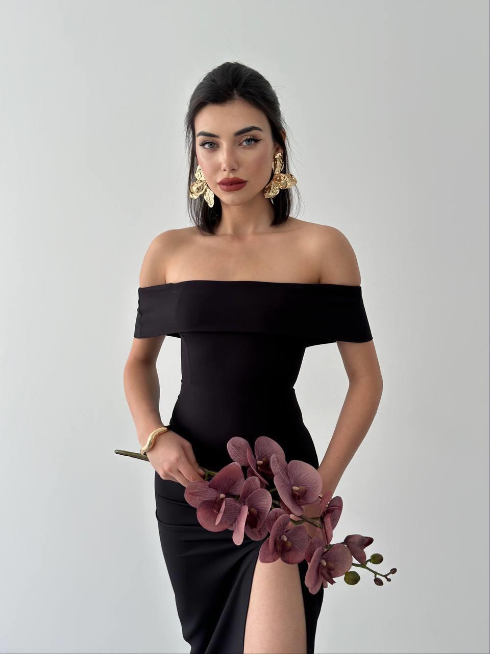 Madonna Yaka Uzun Elbise