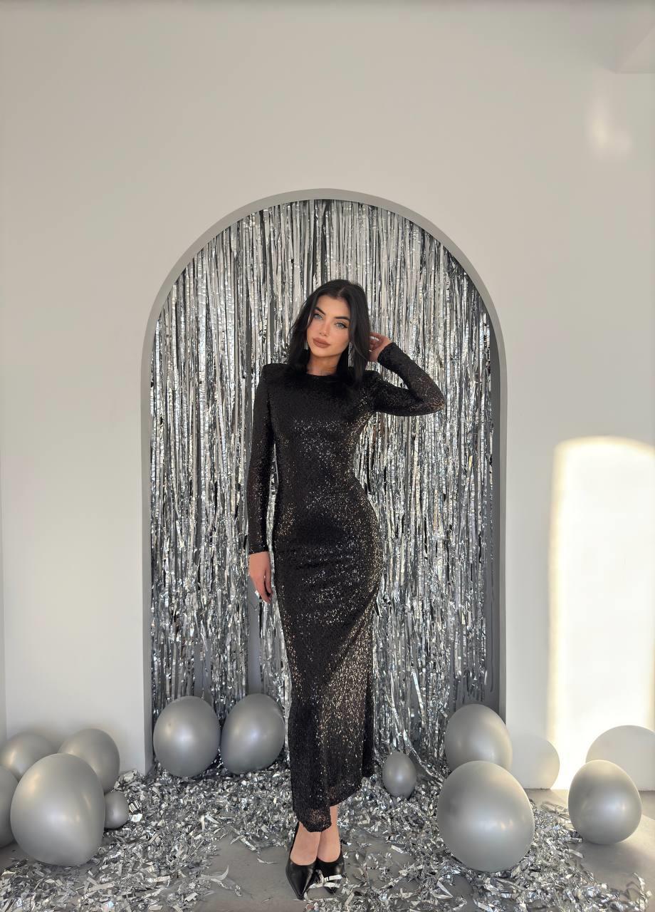 Payet Sırt Dekolteli Uzun Elbise