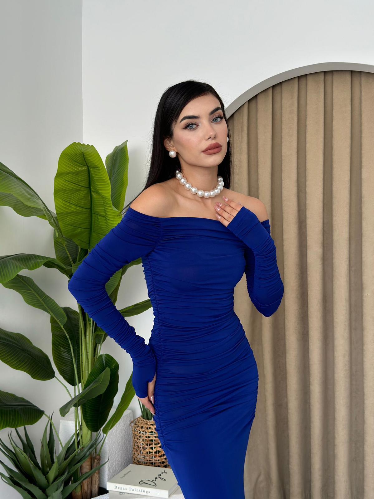 Sandy Kayık Yaka Uzun Chayla Elbise