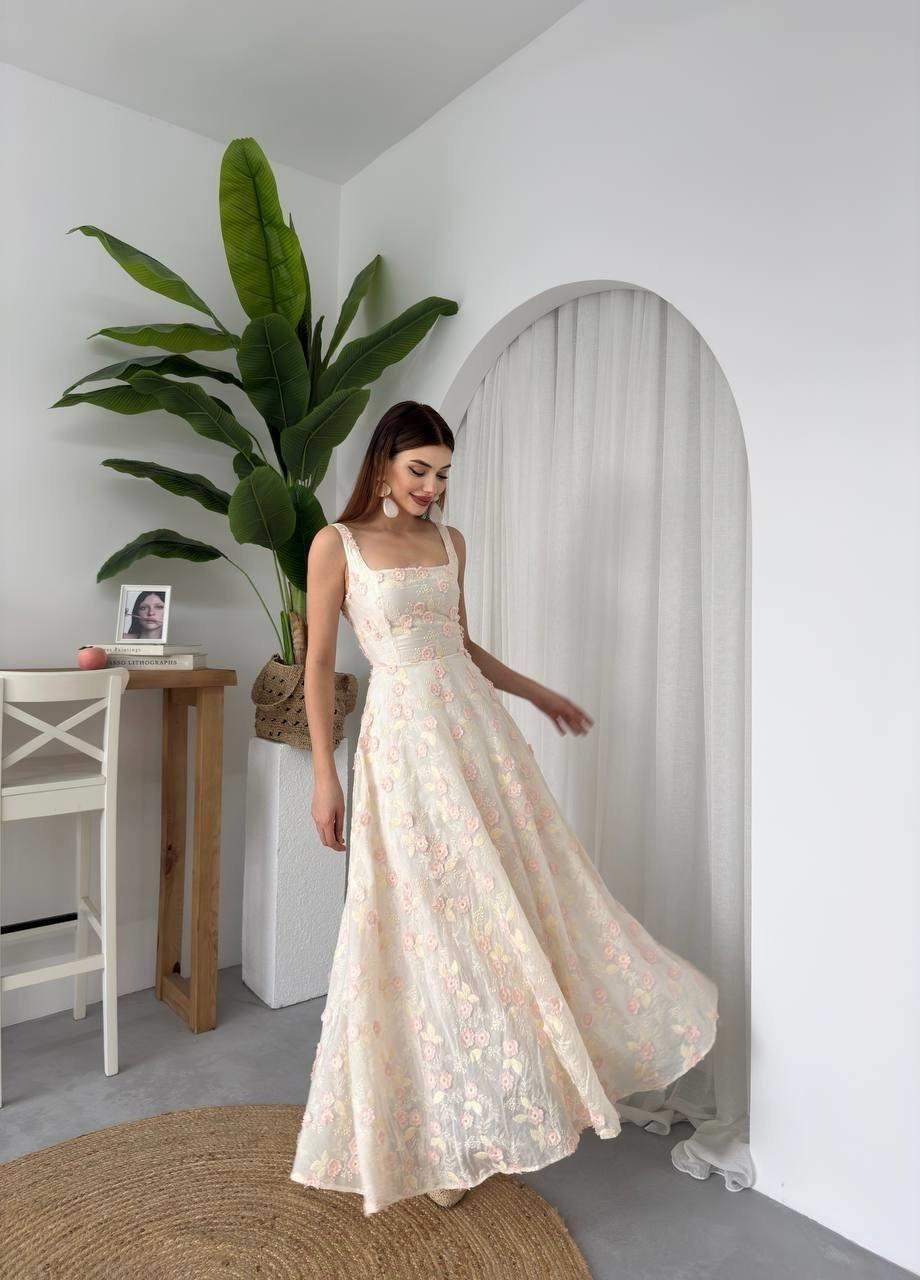 Üç Boyutlu Çiçekli Tasarım Uzun Elbise 