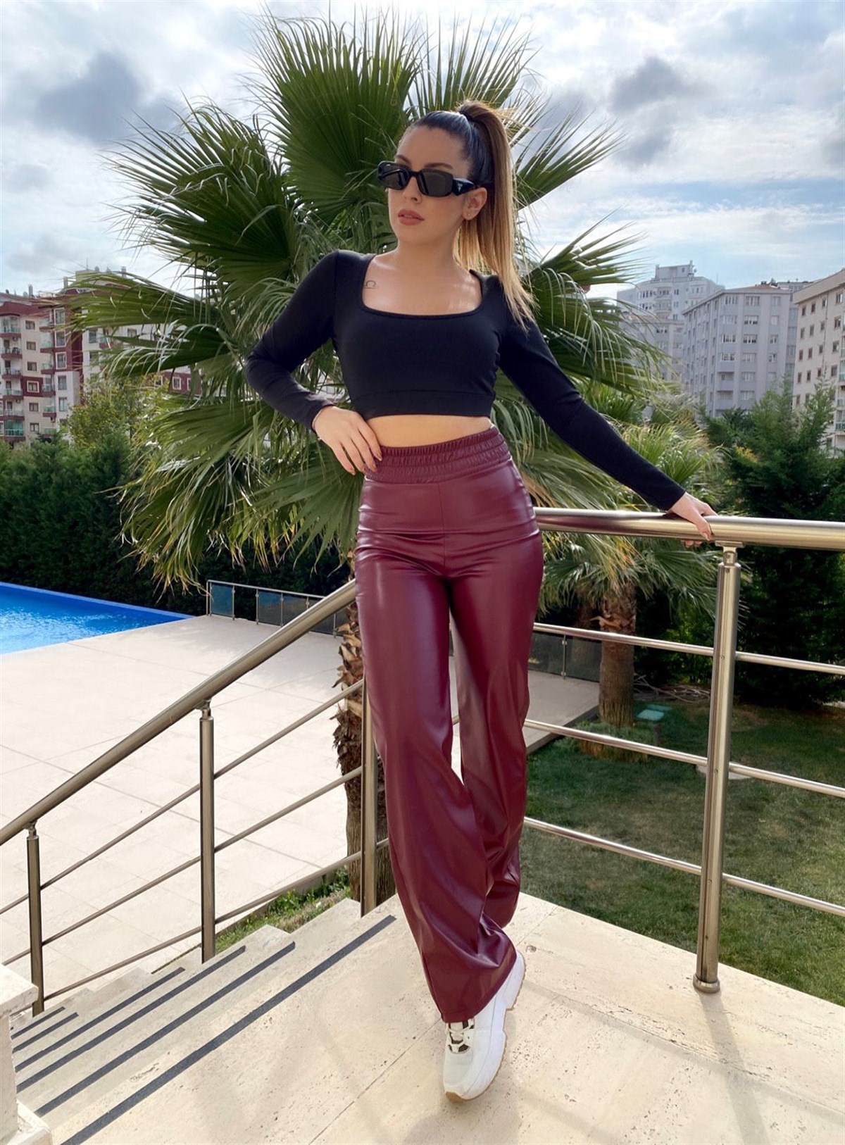 YÜKSEK BEL DERİ PANTOLON