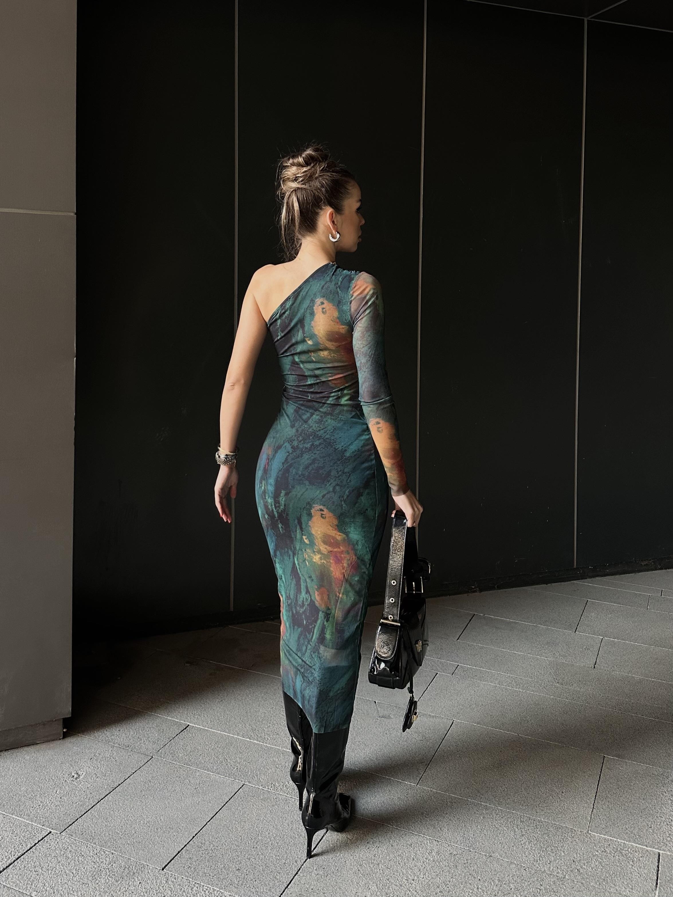 Zümrüt Tek Kol Streç Uzun Elbise