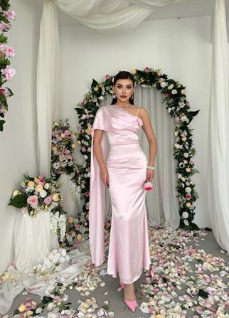 Junas Yaka Kuşağı Detaylı Saten  Elbise