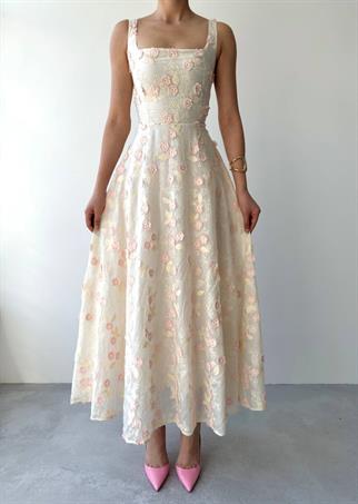 Üç Boyutlu Çiçekli Tasarım Uzun Elbise