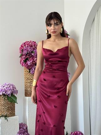 Kadın Tasarım Saten Askılı Çiçek Detay Sara Uzun Elbise