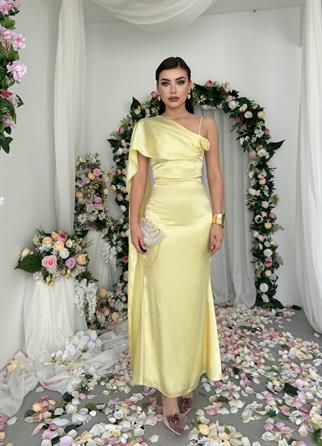 Junas Yaka Kuşağı Detaylı Saten  Elbise