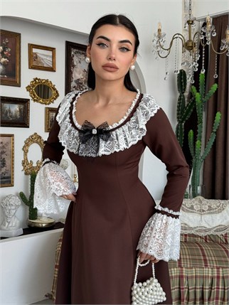Ruyn Broş Detaylı Elbise